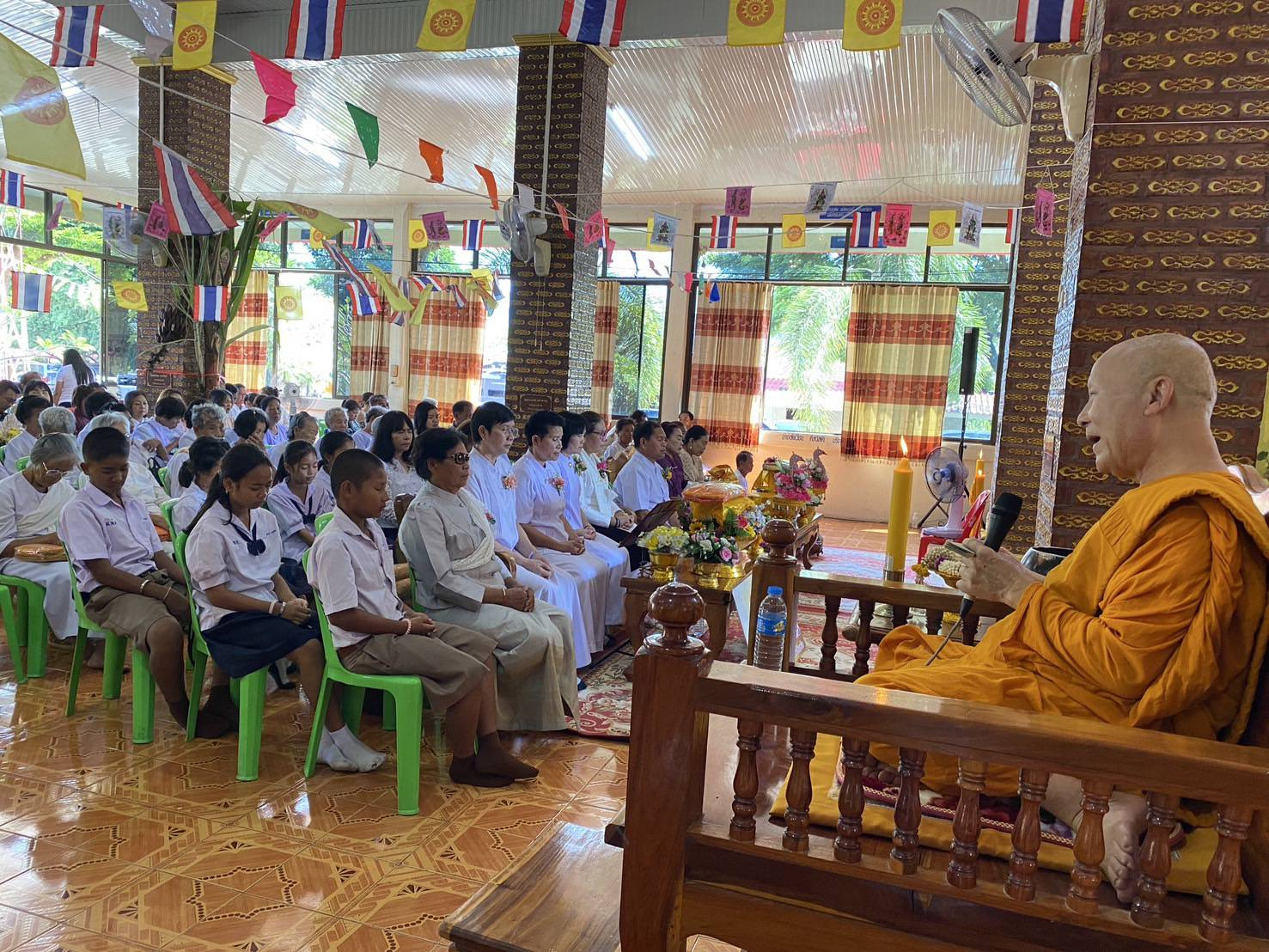 ภาพร่วมพิธีกรรมวัดหนองคล้า