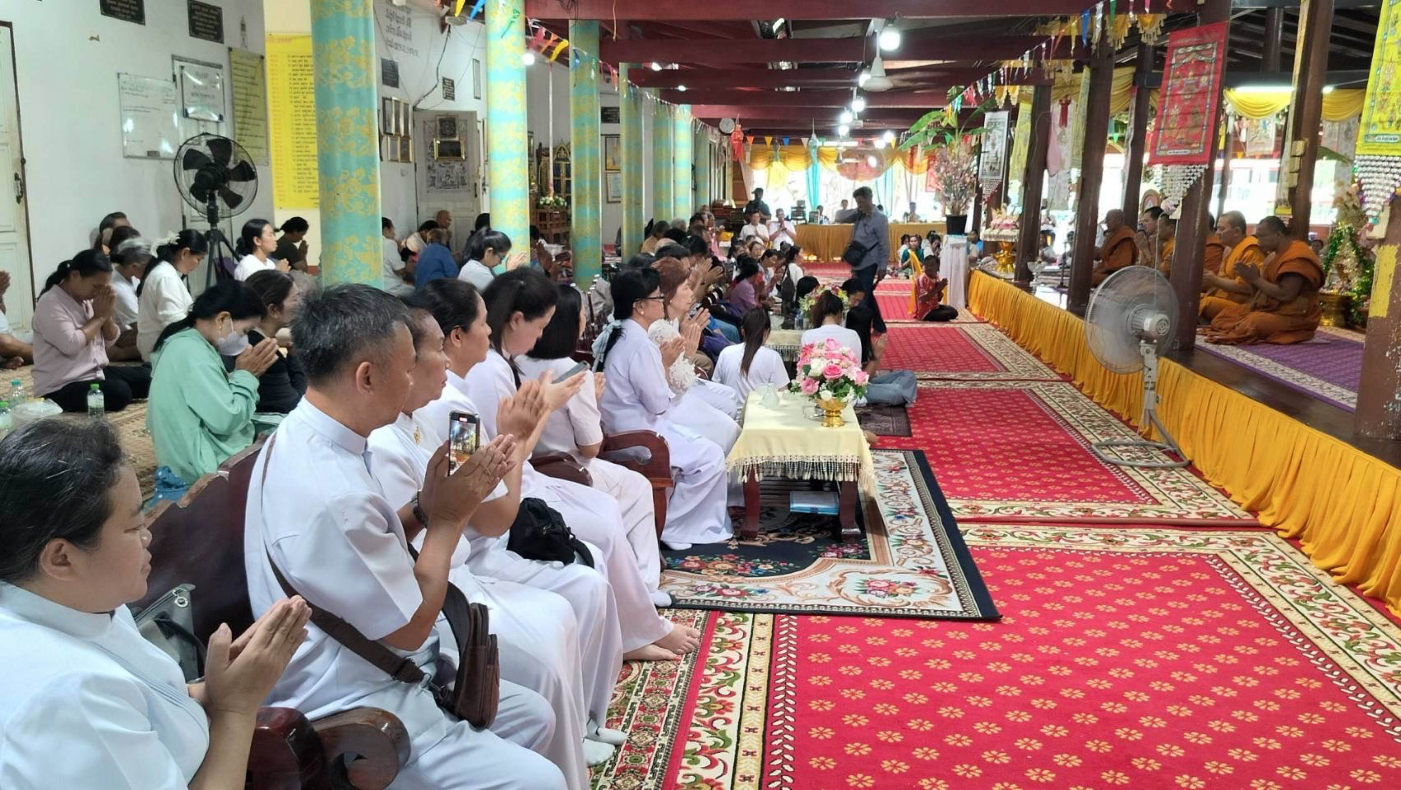 ภาพร่วมพิธีกรรมวัดดอนยายหนู