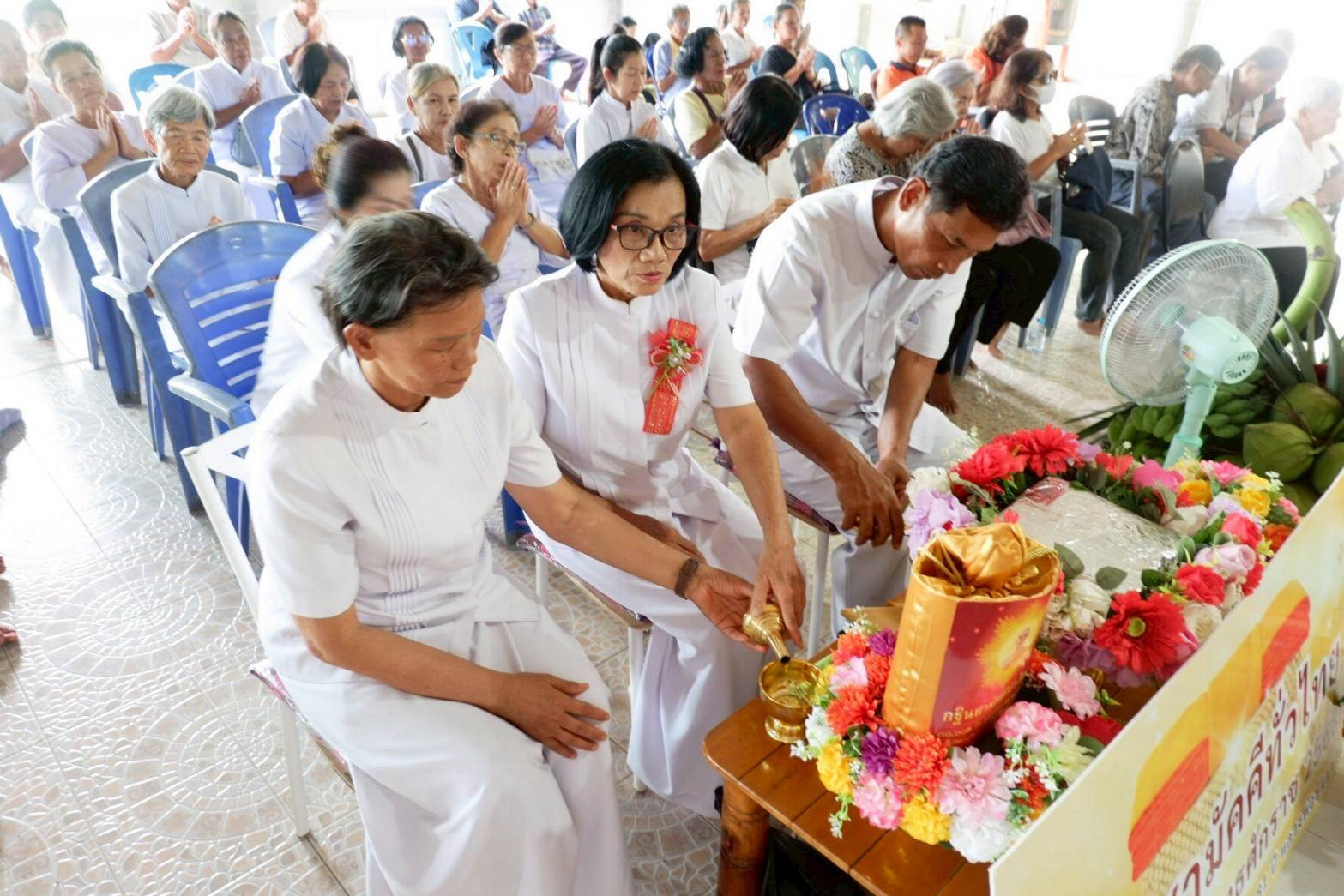 ภาพร่วมพิธีกรรมสำนักสงฆ์ถ้ำพระประทุน