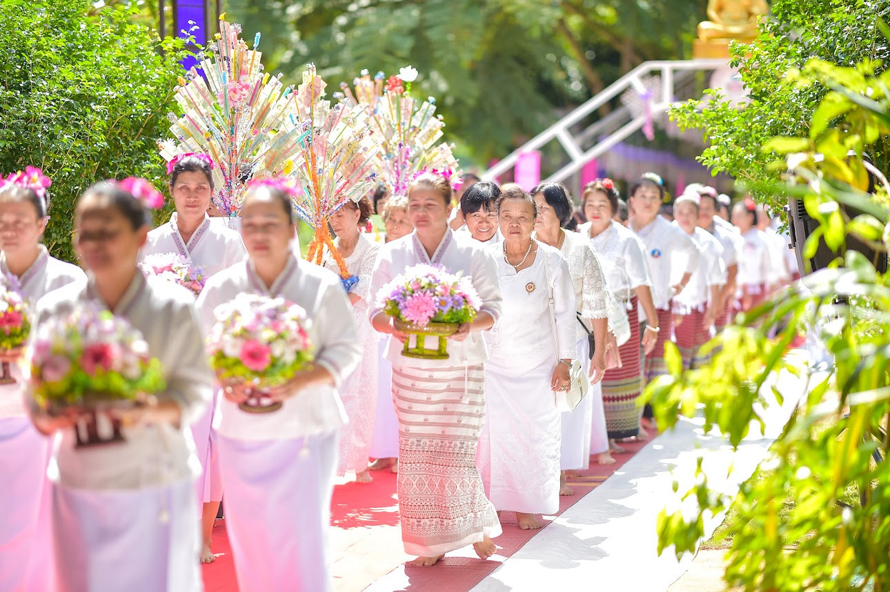 ภาพร่วมพิธีกรรมศูนย์ปฏิบัติธรรมแม่สรวย