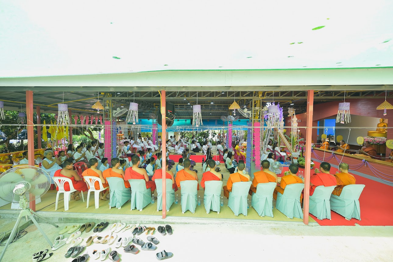 ภาพร่วมพิธีกรรมศูนย์ปฏิบัติธรรมแม่สรวย