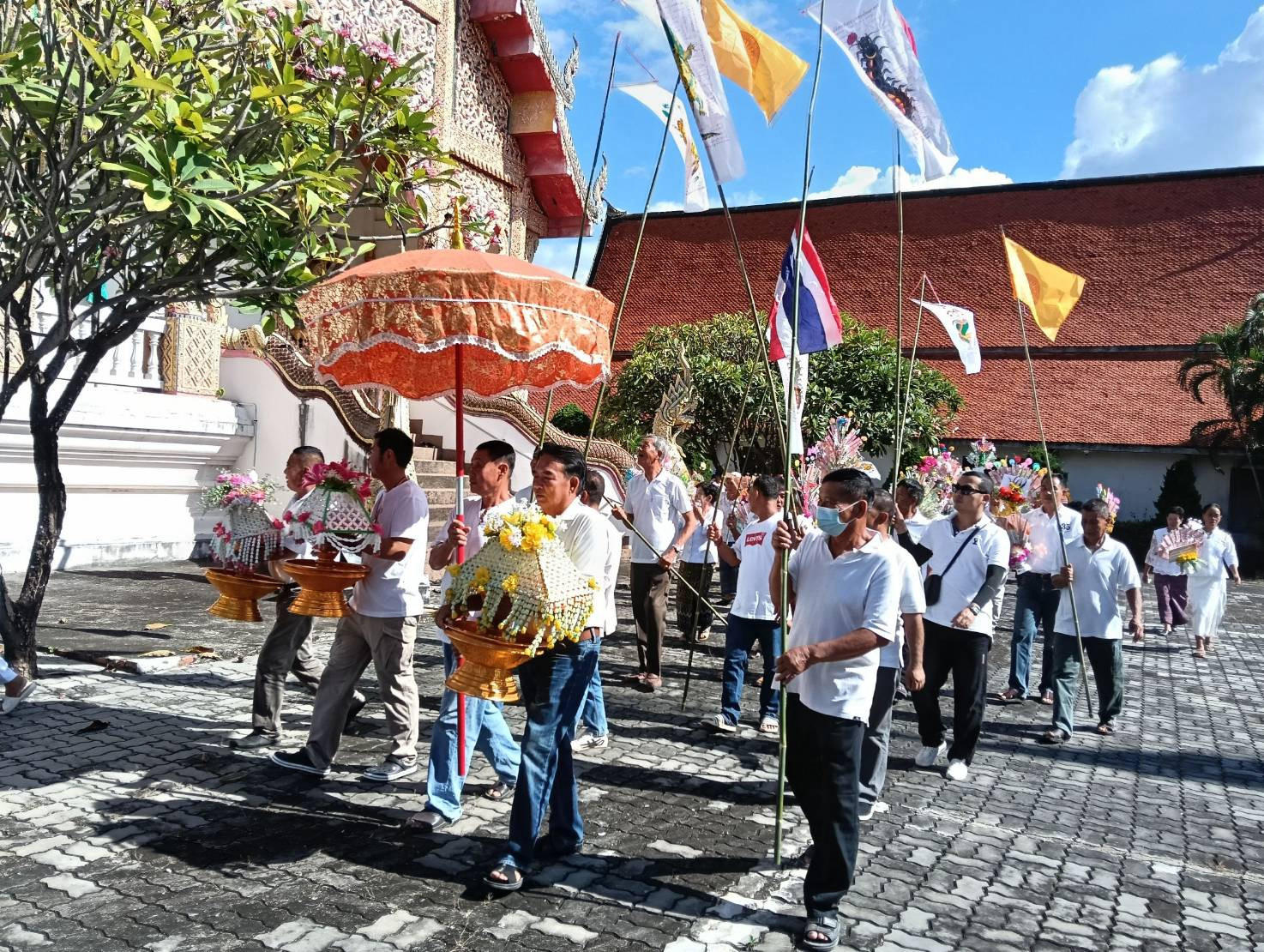 ภาพร่วมพิธีกรรมวัดห้วยทราย