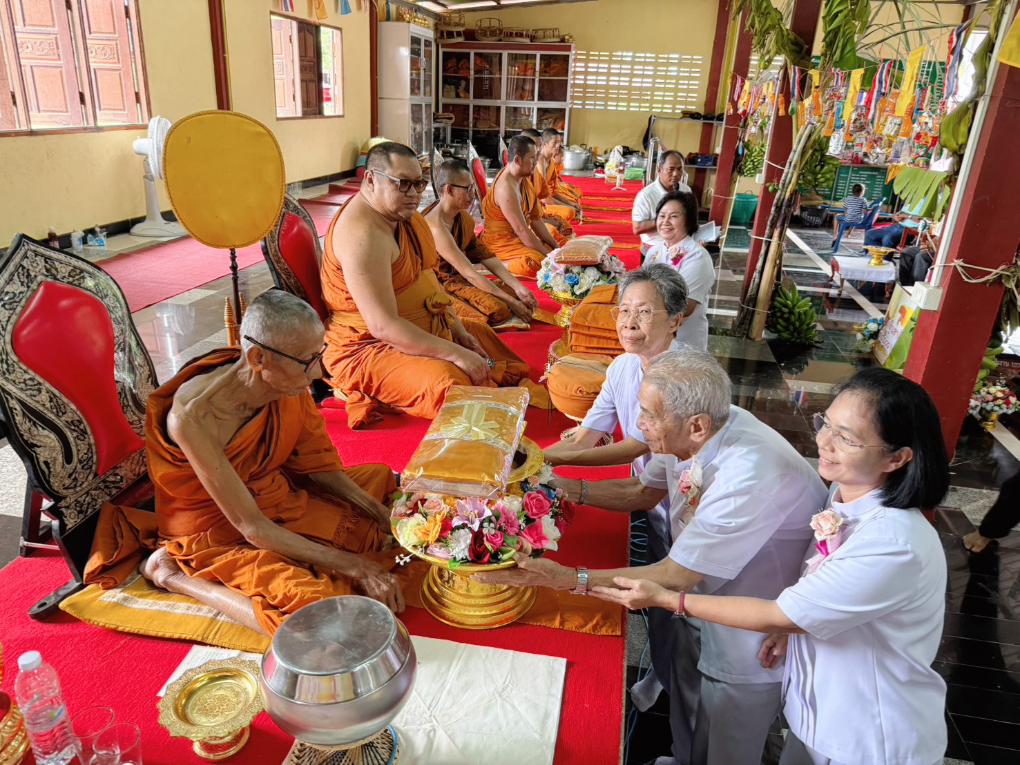 ภาพร่วมพิธีกรรมวัดโกรกช้างน้อย