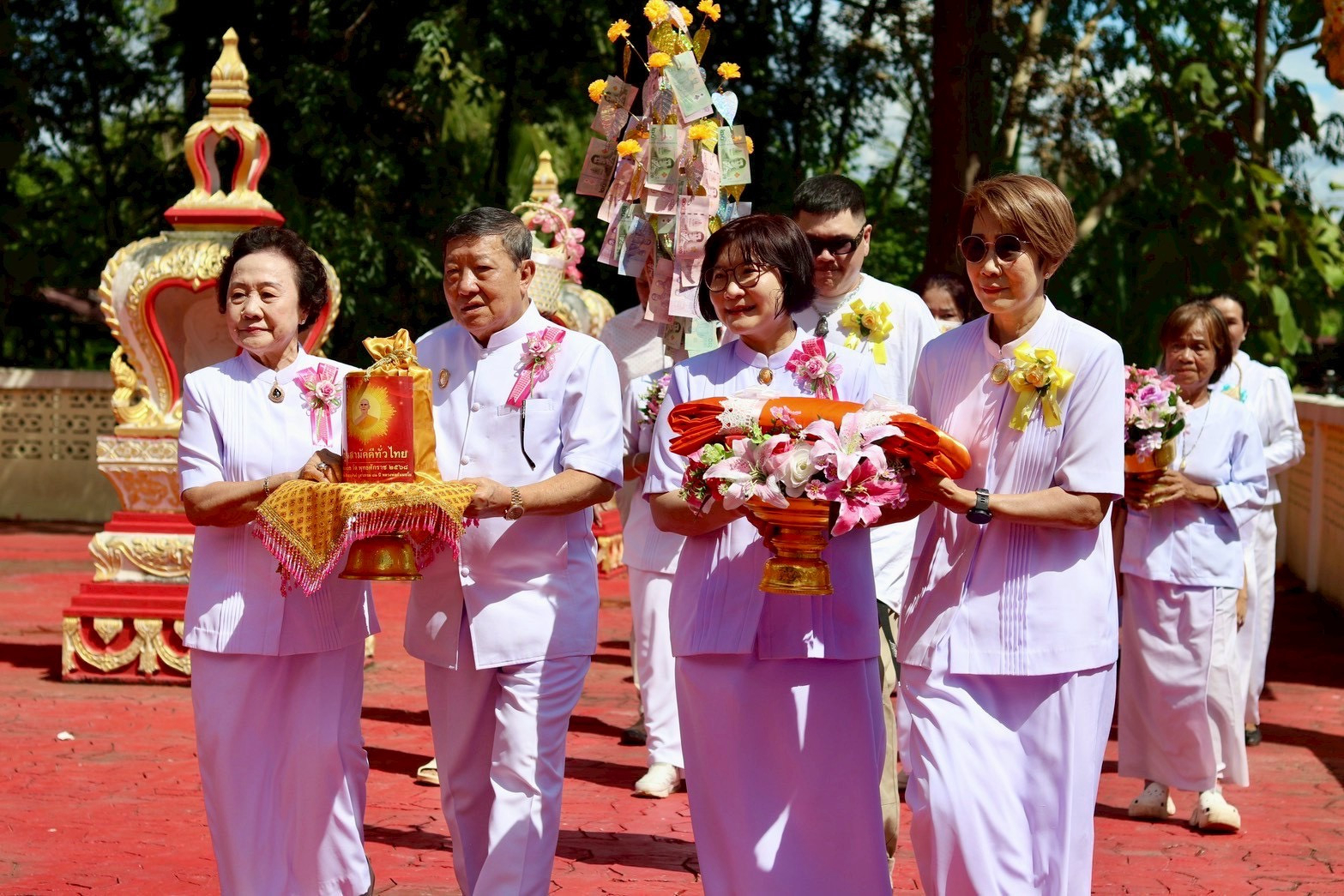 ภาพร่วมขบวนกฐินวัดทุ่งวิจิตร