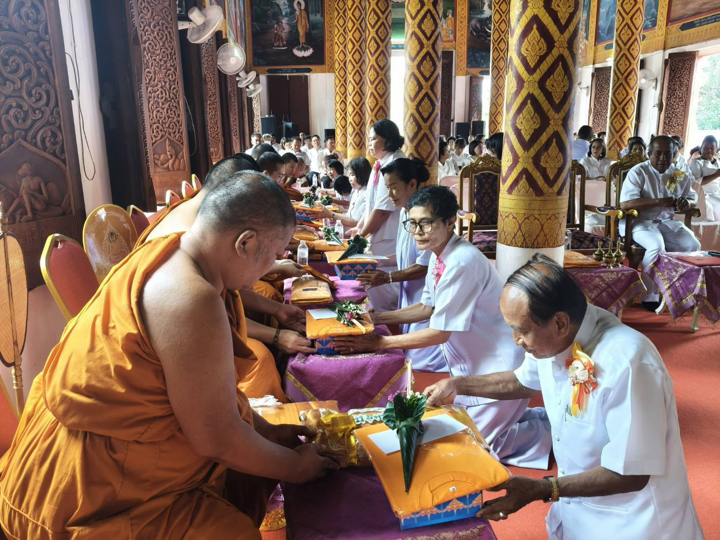 ภาพร่วมพิธีกรรมวัดหนองอาบช้าง