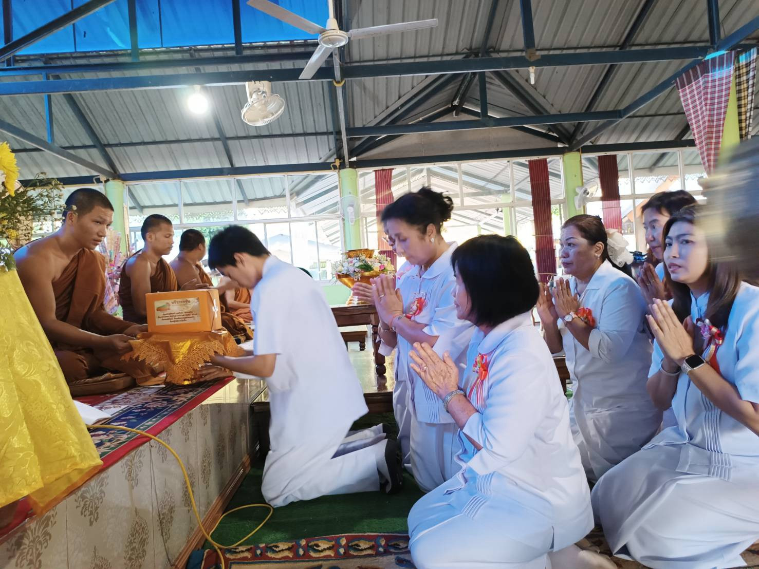 ภาพร่วมพิธีกรรมวัดนามะอื้น
