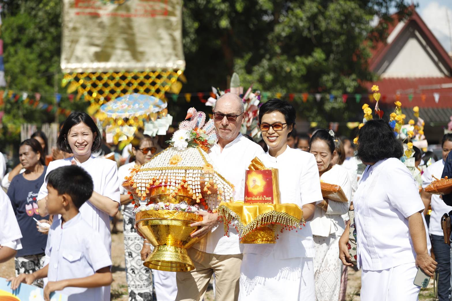 ภาพร่วมขบวนกฐินวัดห้วยทราย