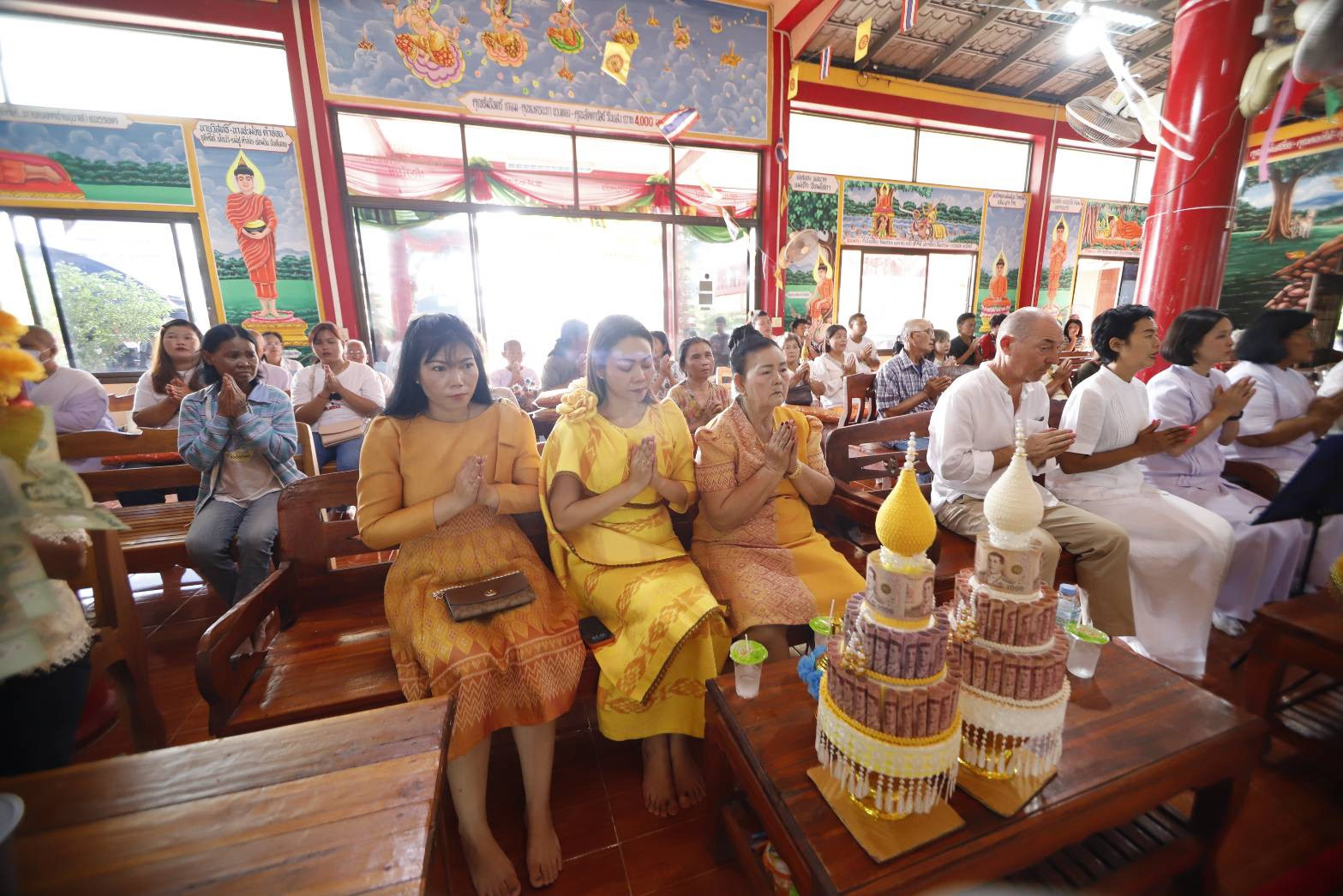 ภาพร่วมพิธีกรรมวัดห้วยทราย