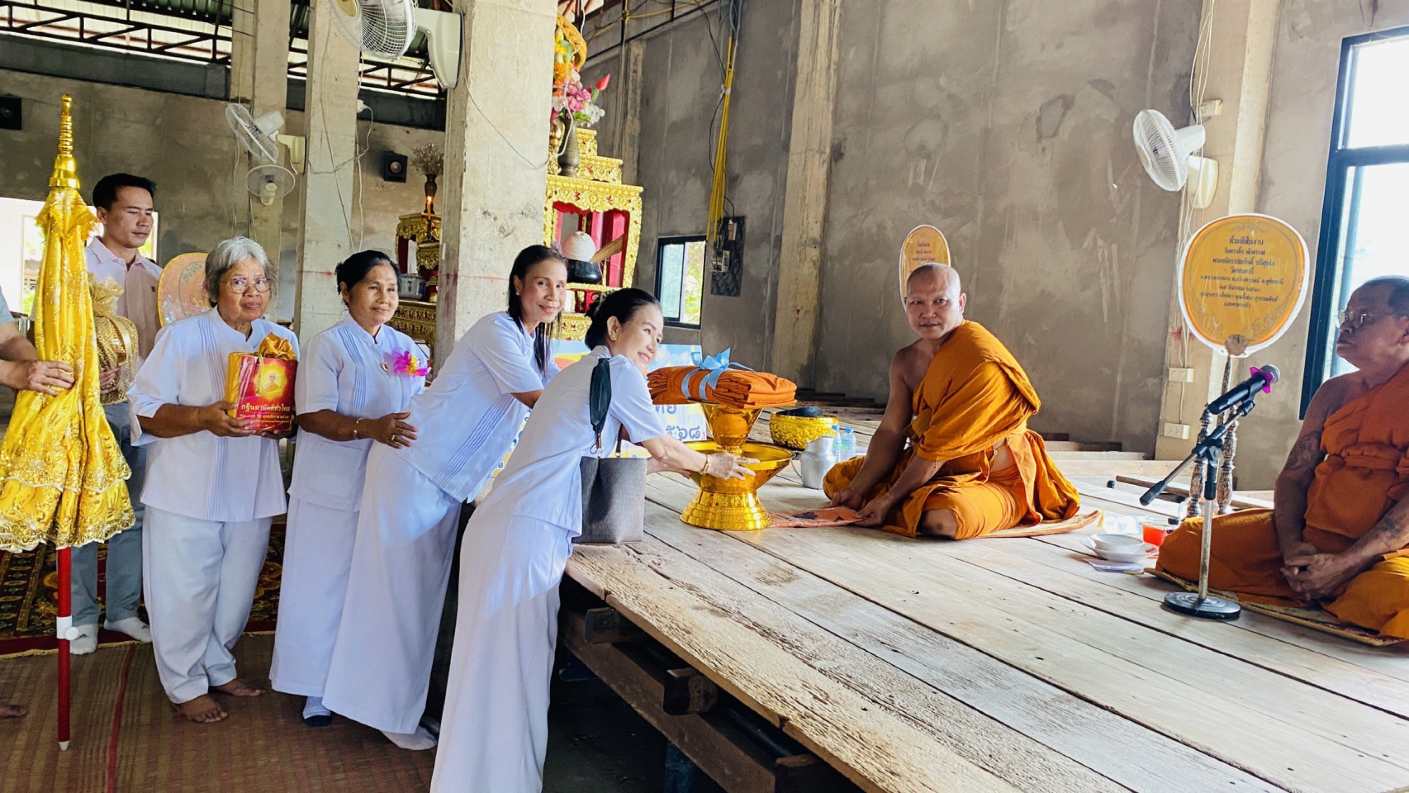 ภาพร่วมพิธีกรรมวัดหนองกี่