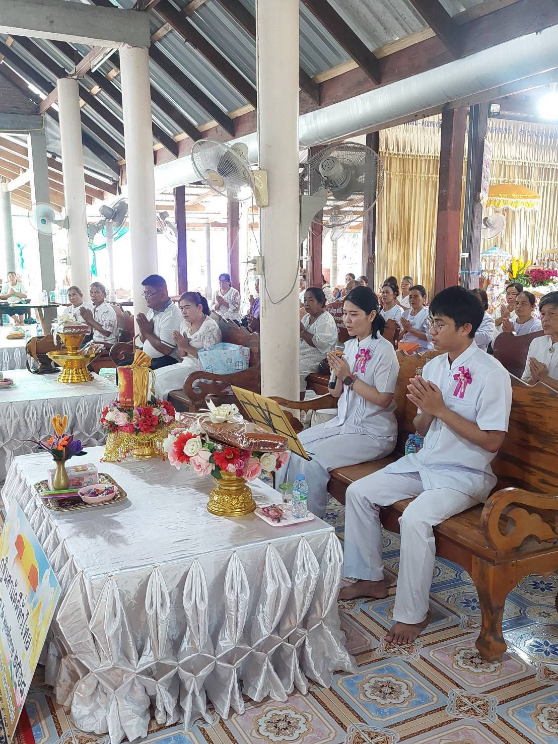 ภาพร่วมพิธีกรรมวัดโป่งข่อย