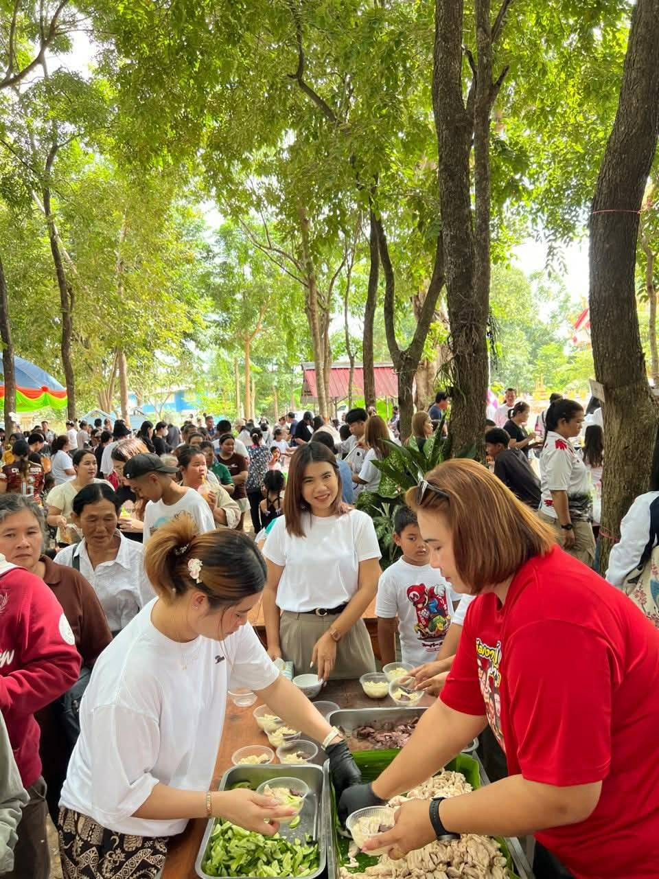 ภาพร่วมพิธีกรรมวัดโป่งข่อย
