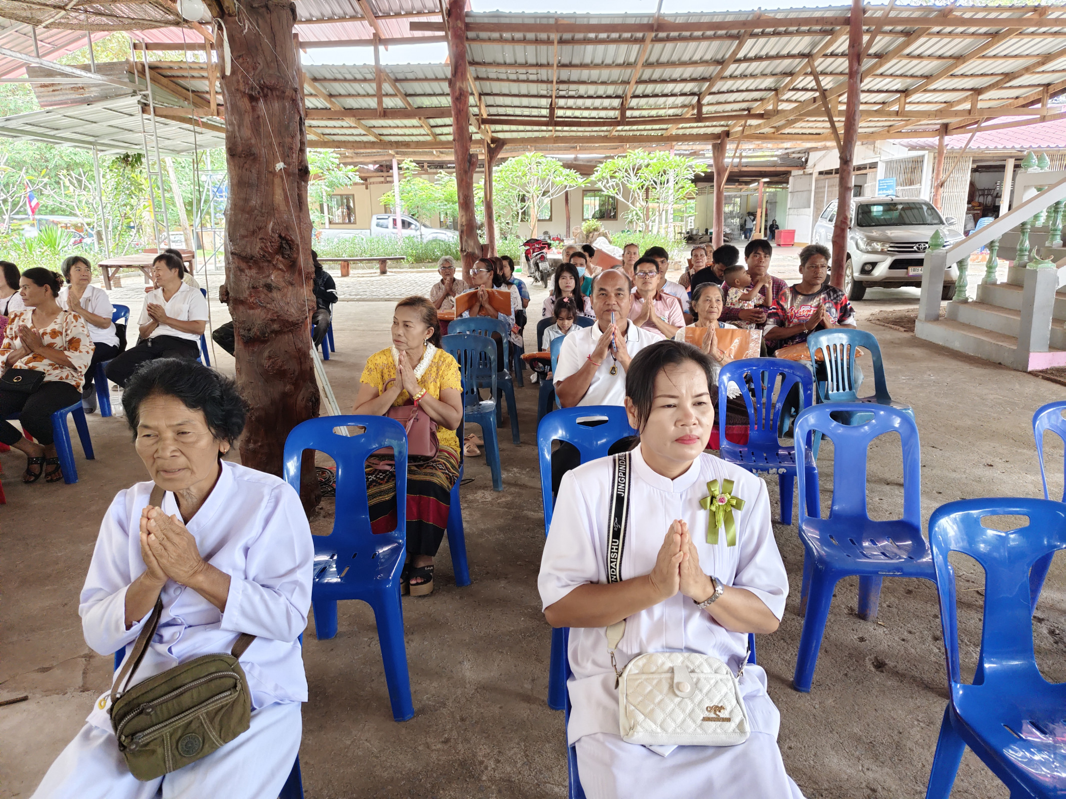 ภาพร่วมพิธีกรรมวัดบ้านหนองโจด