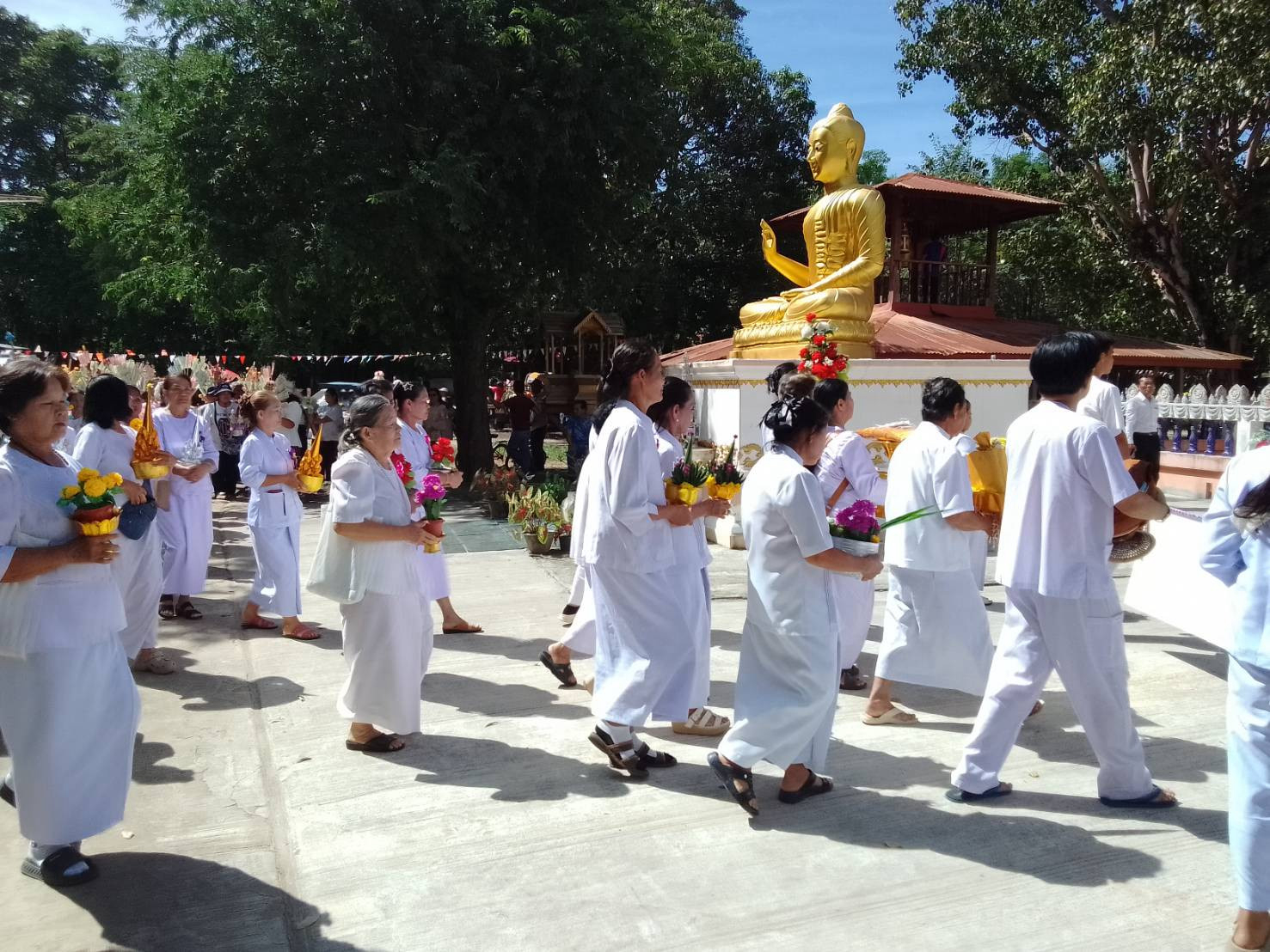 ภาพร่วมพิธีกรรมวัดชัยชนะหนองน้อย