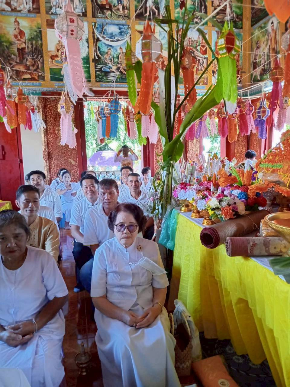 ภาพร่วมพิธีกรรมวัดไทรพร้าว