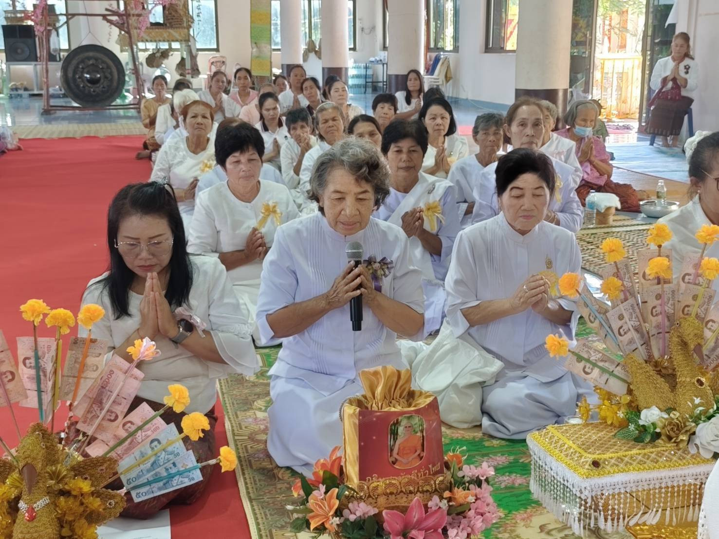 ภาพกล่าวคำถวายกฐินวัดสว่างอัมพวันบ้านนามะเขือ