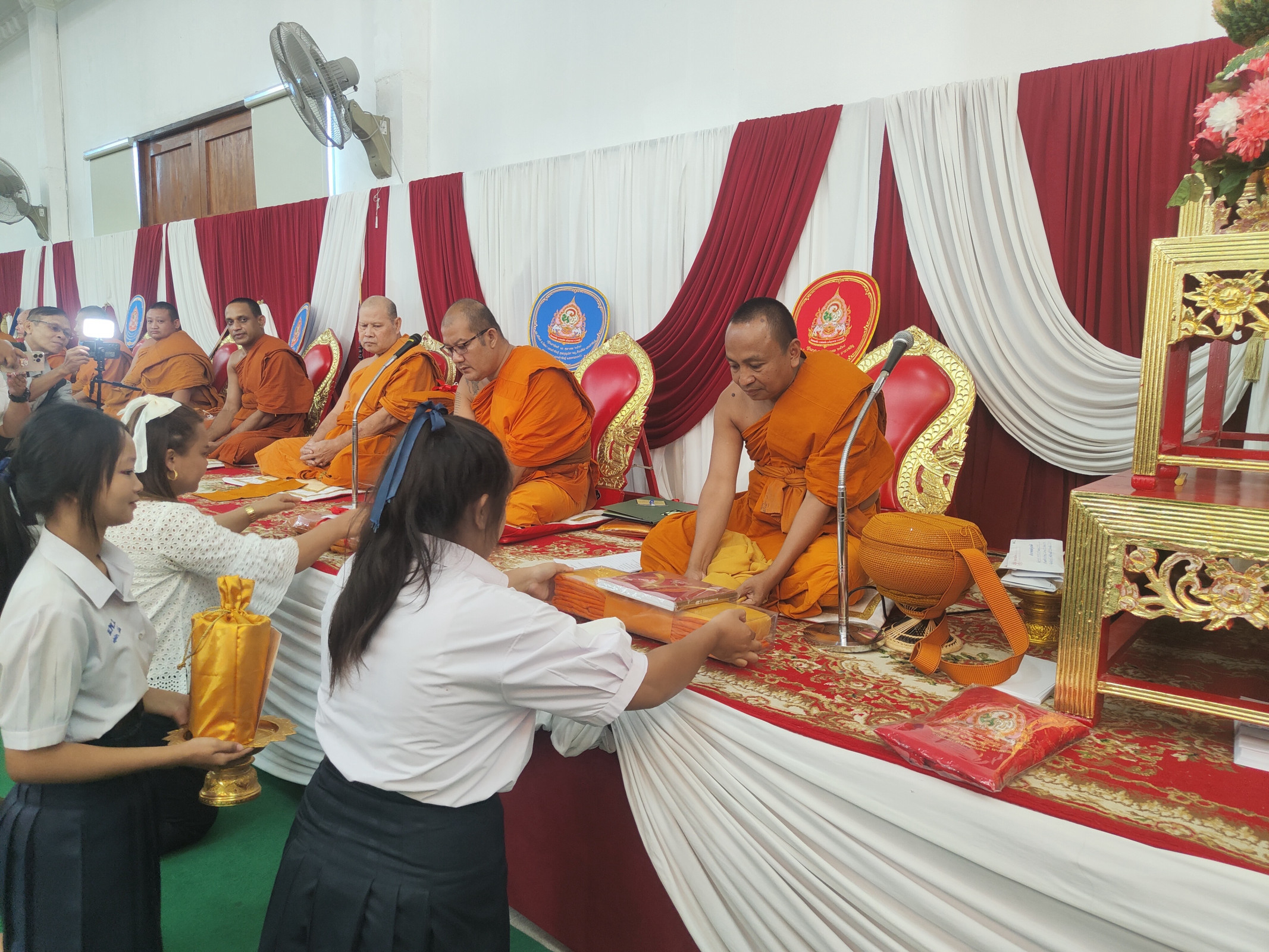 ภาพร่วมพิธีกรรมวัดหนองโพ