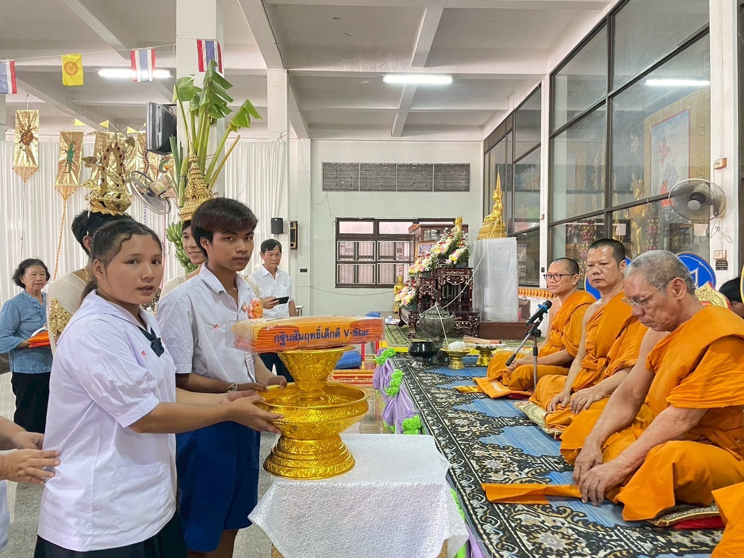 ภาพร่วมพิธีกรรมวัดสกุณปักษี