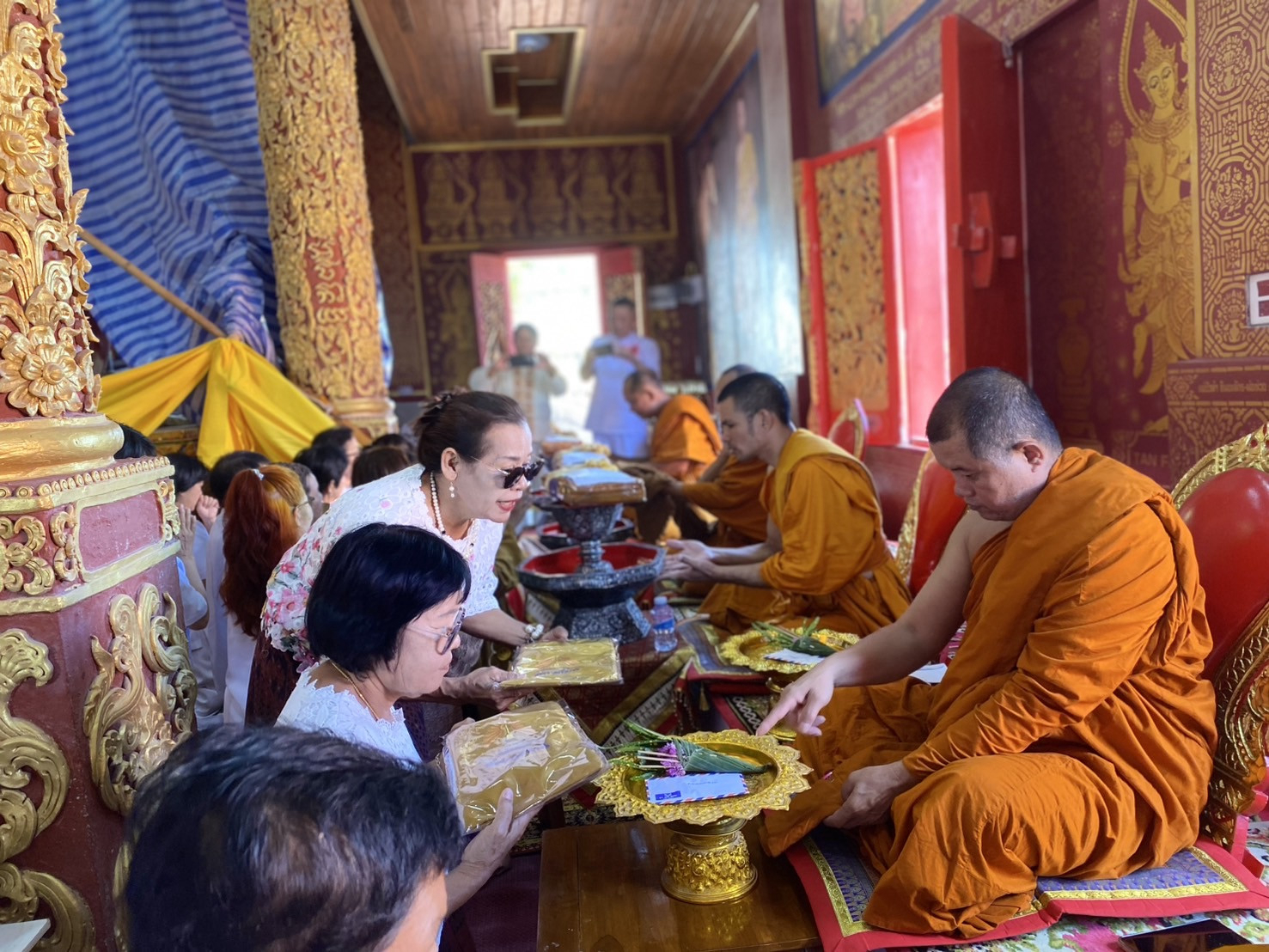 ภาพร่วมพิธีกรรมวัดพระธาตุเวียงฮ่อ
