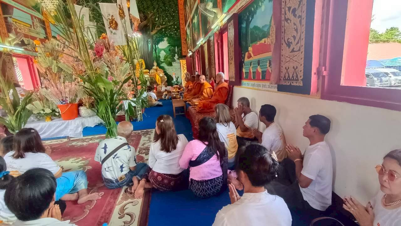 ภาพร่วมพิธีกรรมวัดพรหมสวรรค์