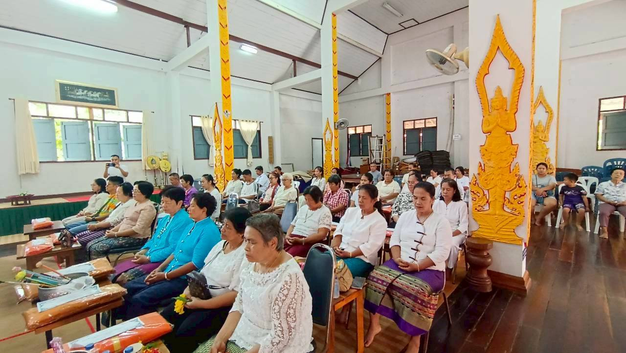 ภาพร่วมพิธีกรรมวัดดงลาน