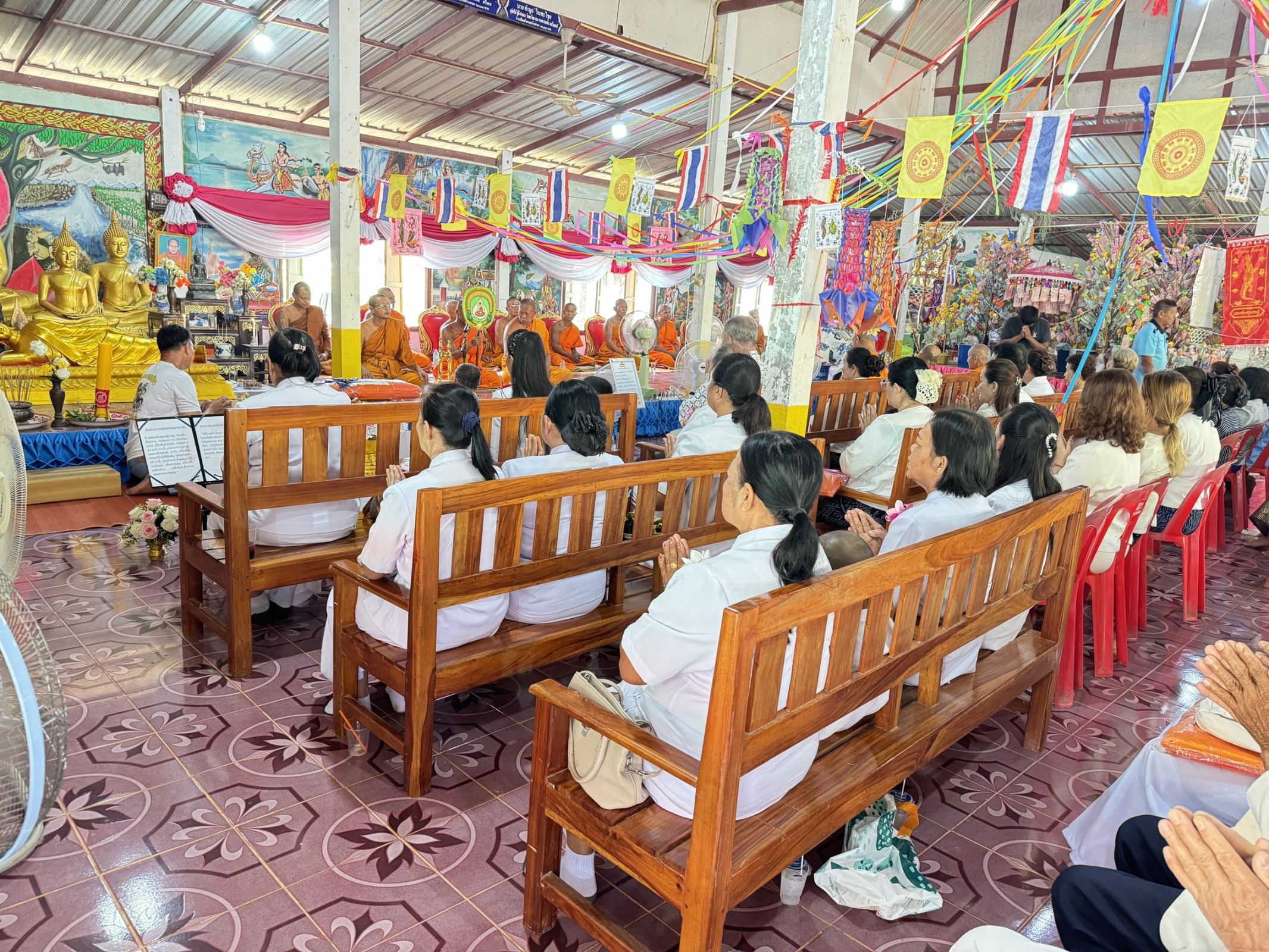 ภาพร่วมพิธีกรรมวัดไทรย้อยพัฒนา