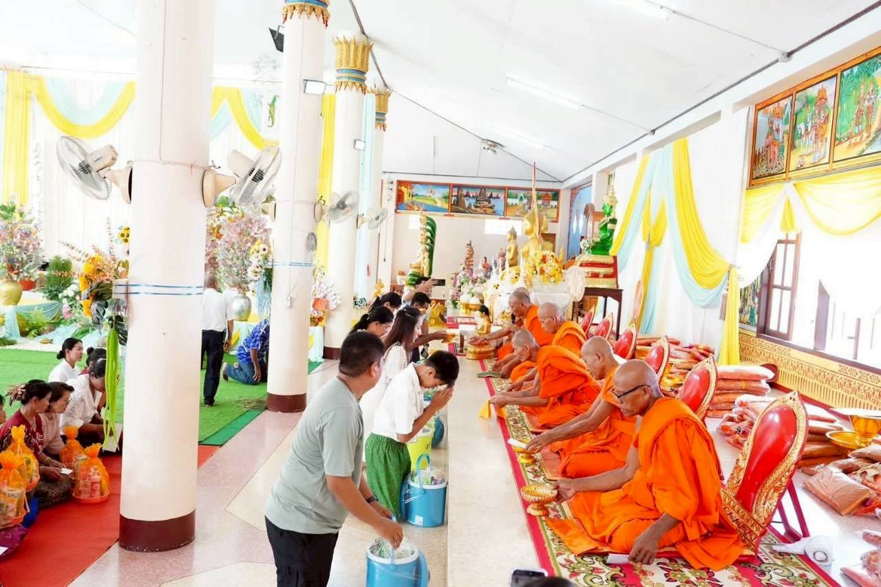 ภาพร่วมพิธีกรรมวัดหนองกาดำบำรุงธรรม