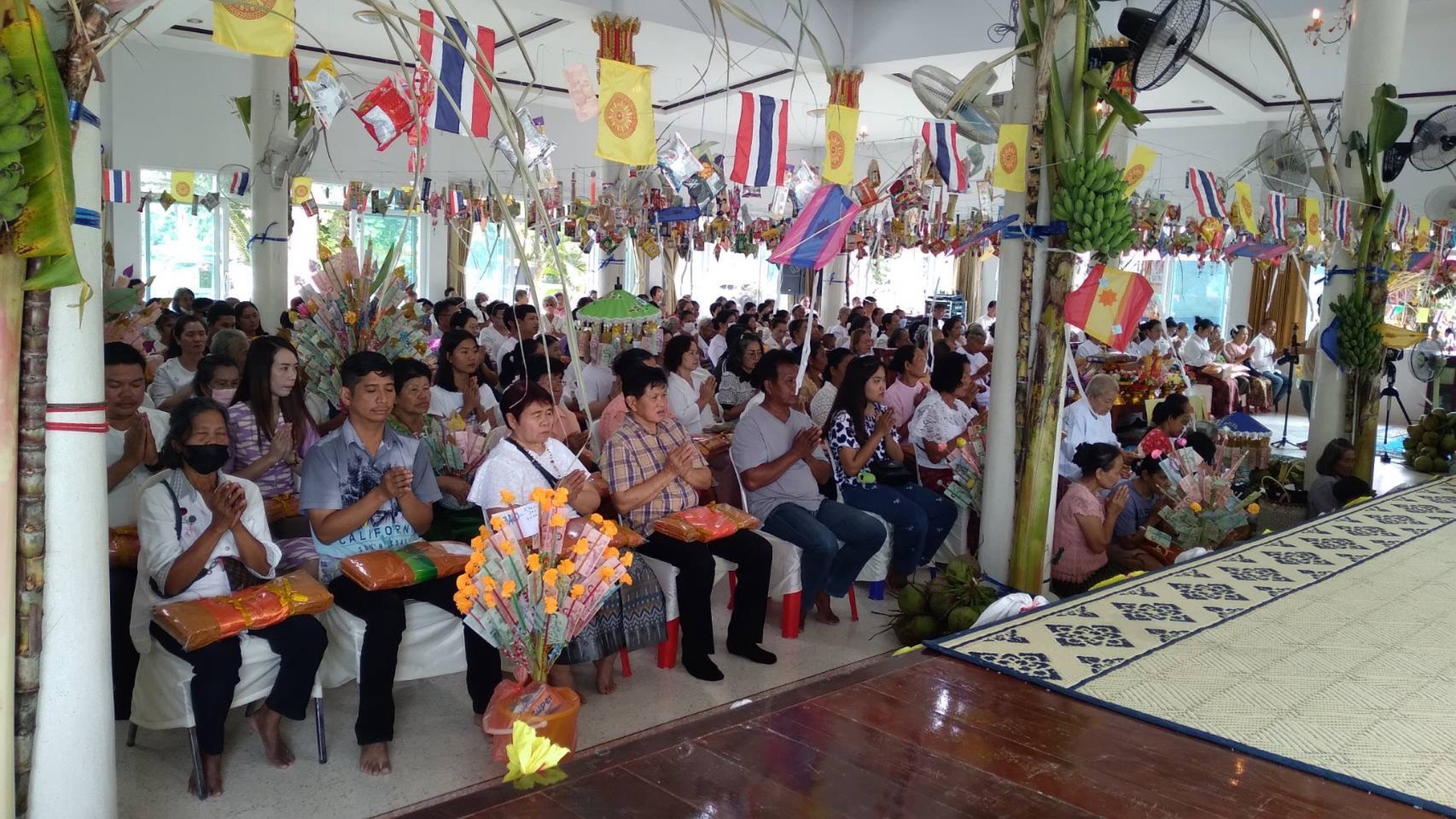 ภาพร่วมพิธีกรรมวัดทุ่งกระโดน