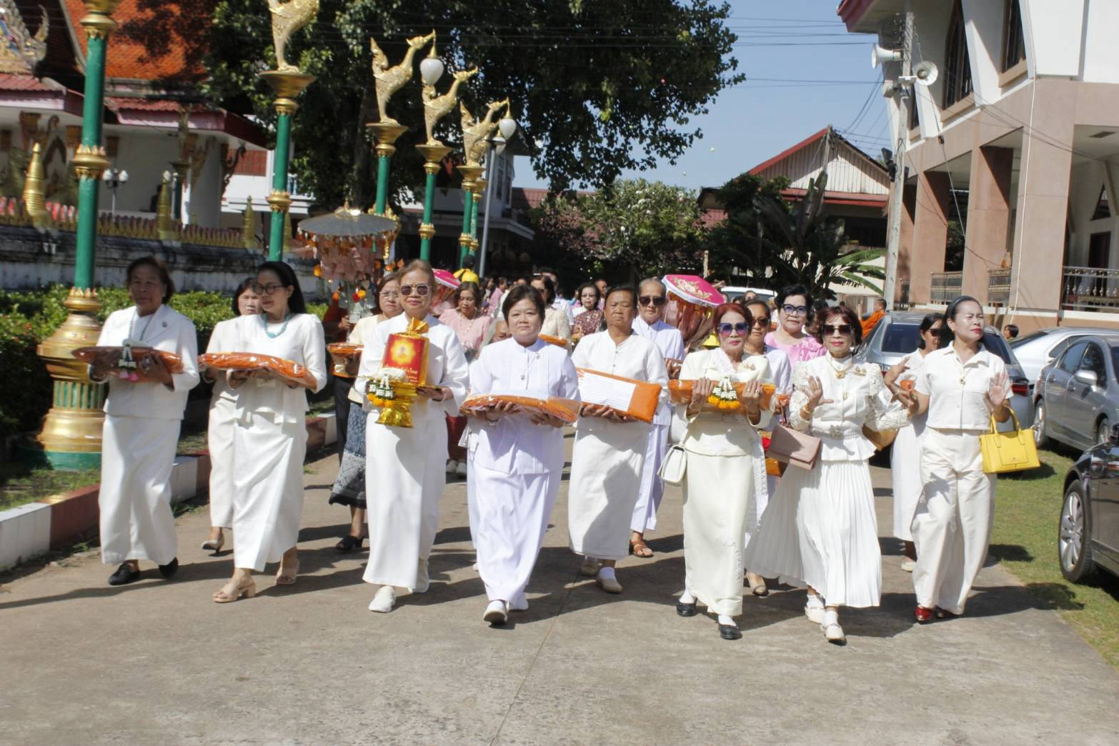 ภาพร่วมขบวนกฐินวัดมิ่งเมือง