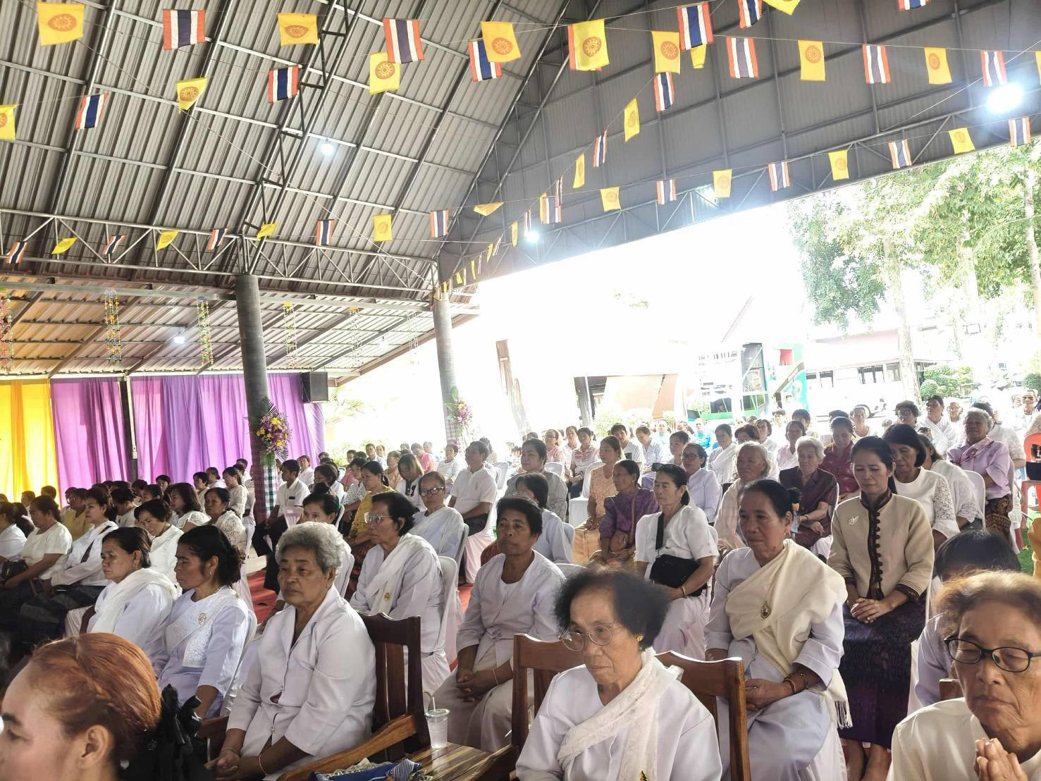 ภาพร่วมพิธีกรรมวัดหนองขุ่น