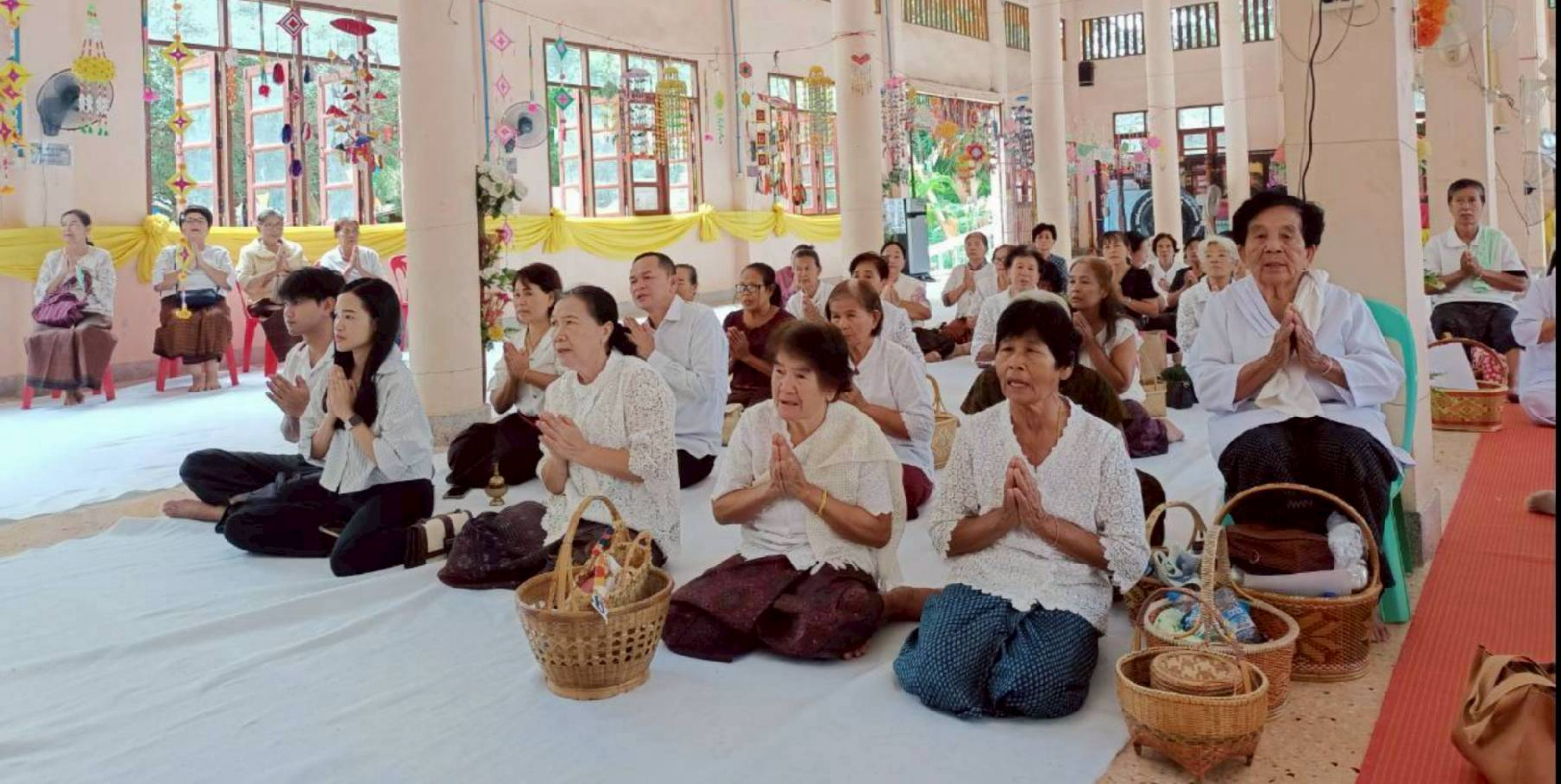 ภาพร่วมพิธีกรรมวัดจันทรสิรินทราวาส