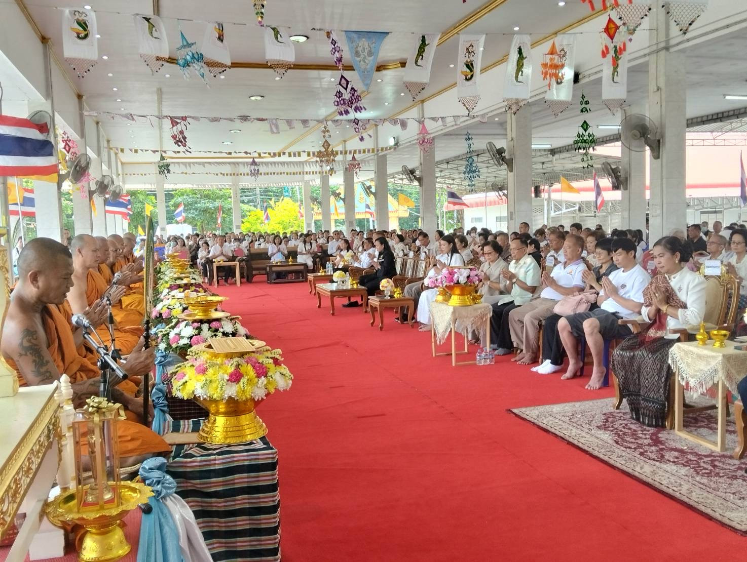 ภาพร่วมพิธีกรรมวัดดงสวอง