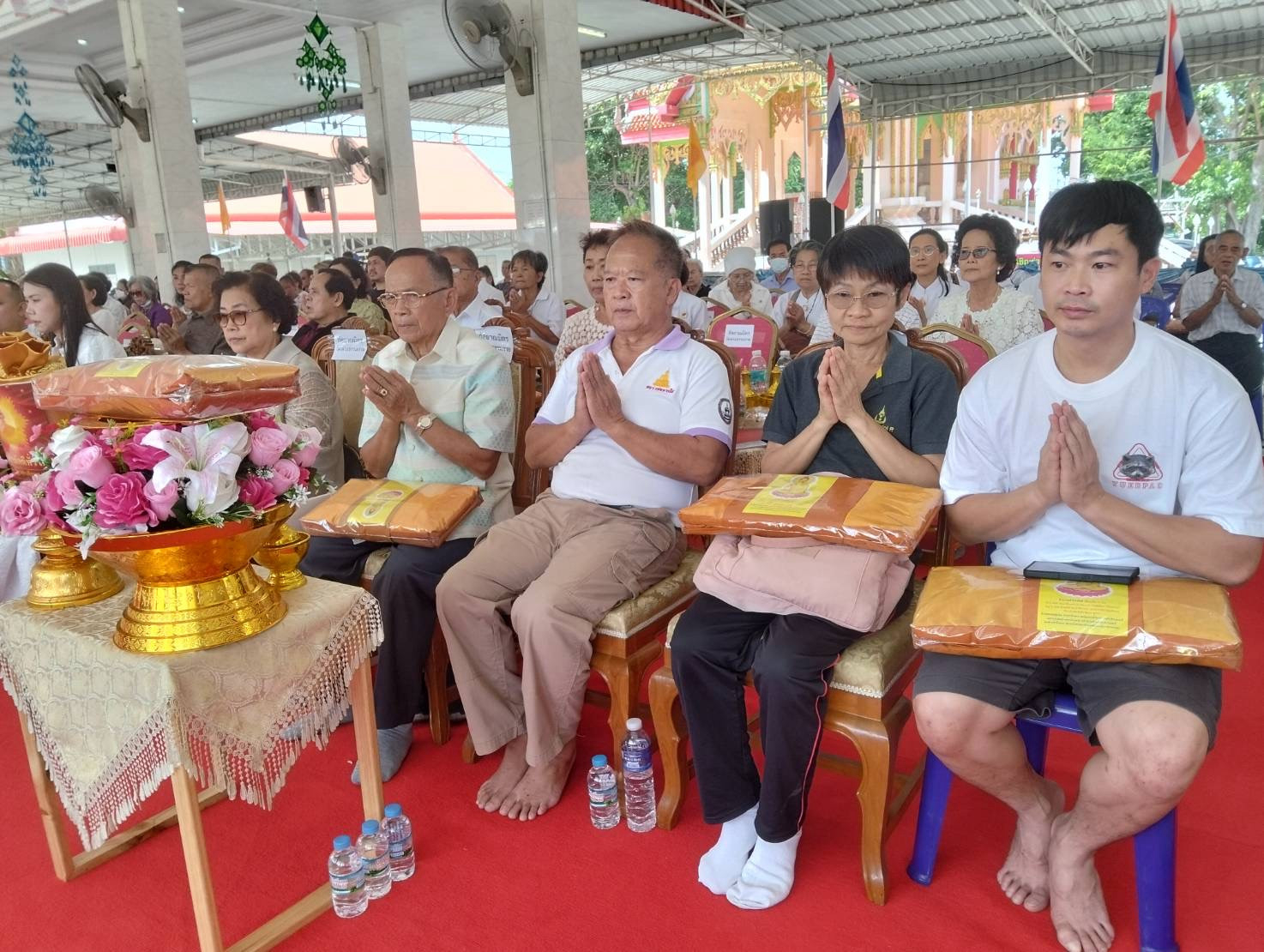 ภาพร่วมพิธีกรรมวัดดงสวอง