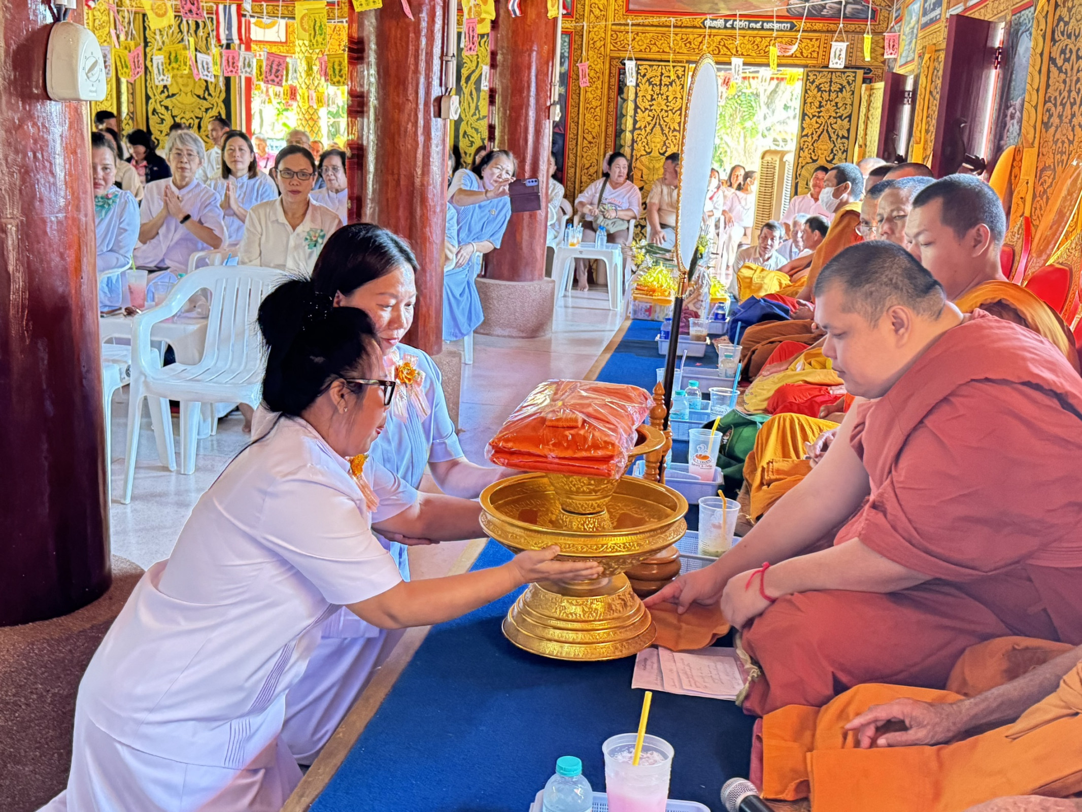 ภาพร่วมพิธีกรรมวัดข่วงม่วง