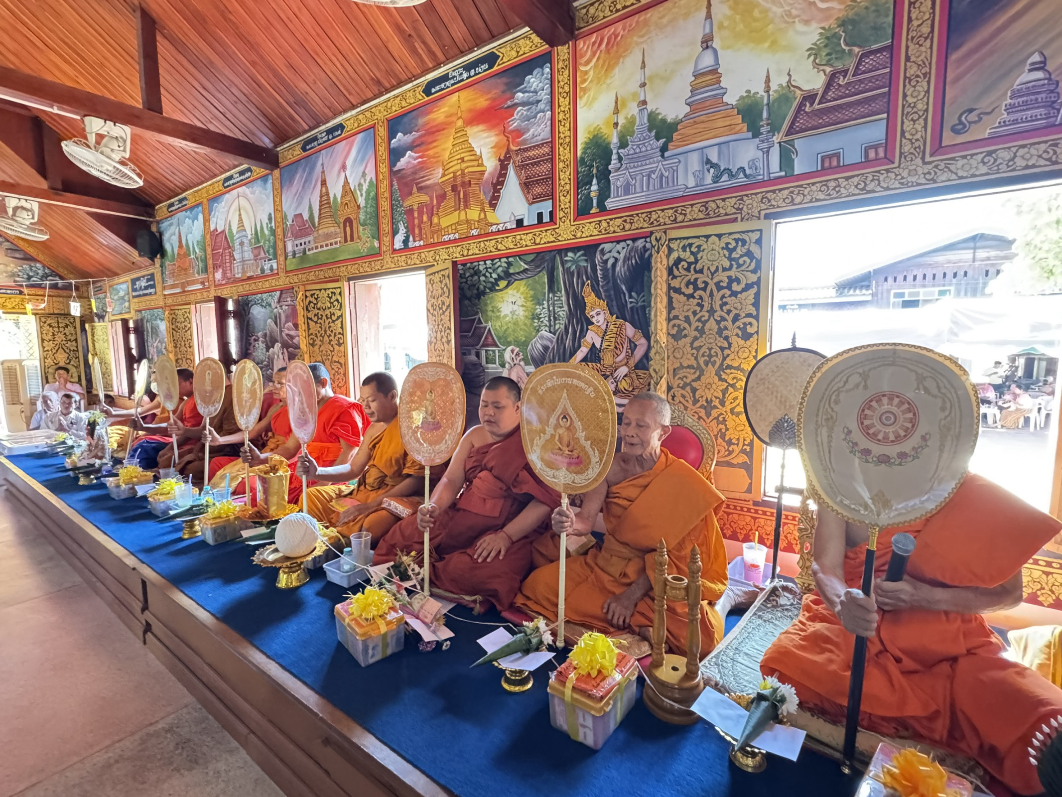 ภาพร่วมพิธีกรรมวัดข่วงม่วง