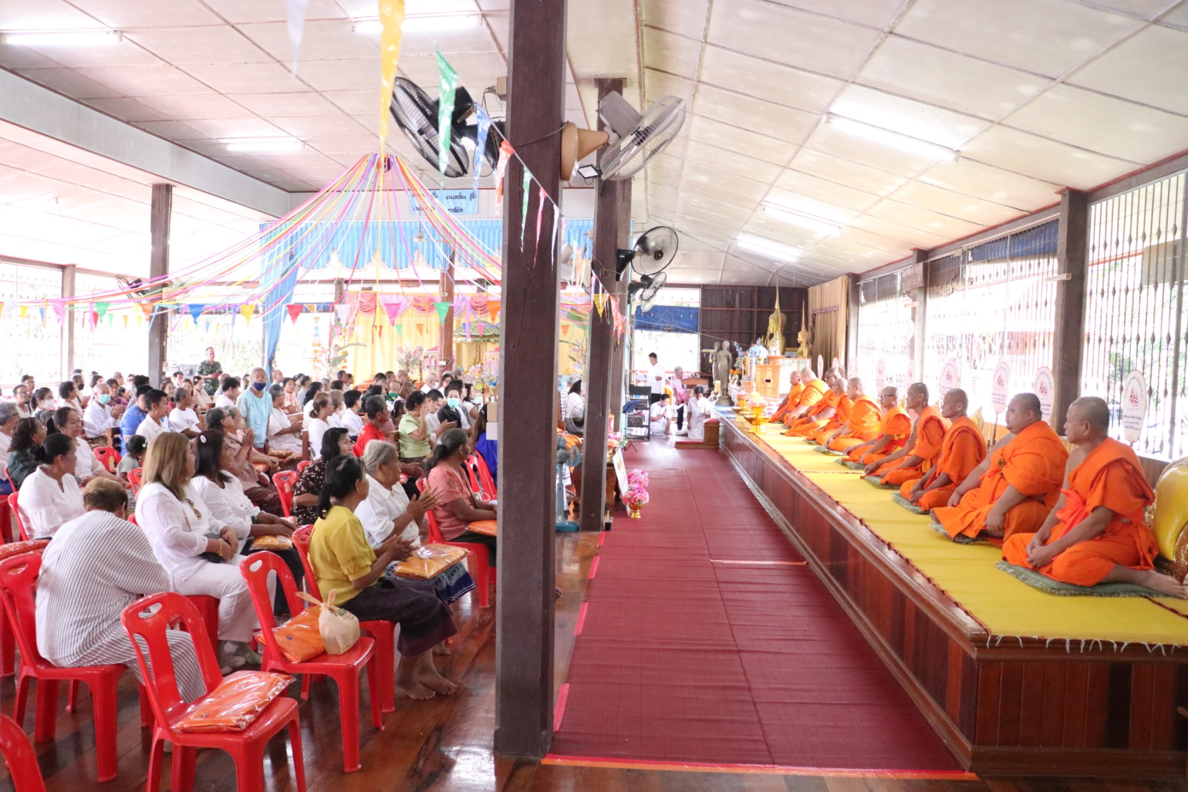 ภาพร่วมพิธีกรรมวัดวังนกแอ่น