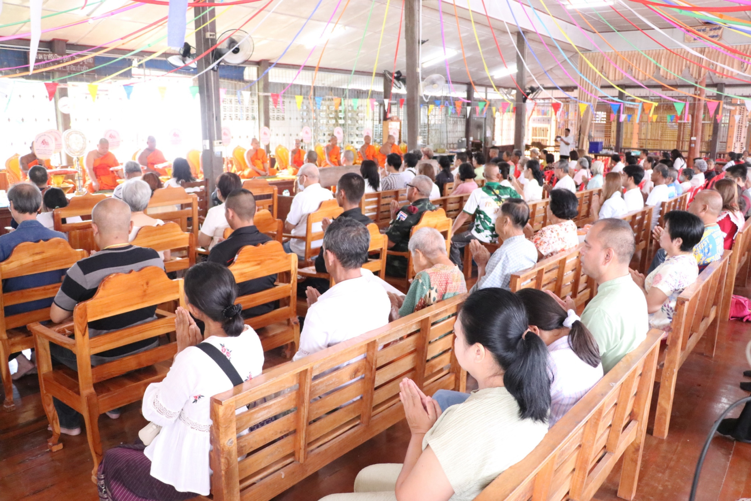 ภาพร่วมพิธีกรรมวัดวังนกแอ่น