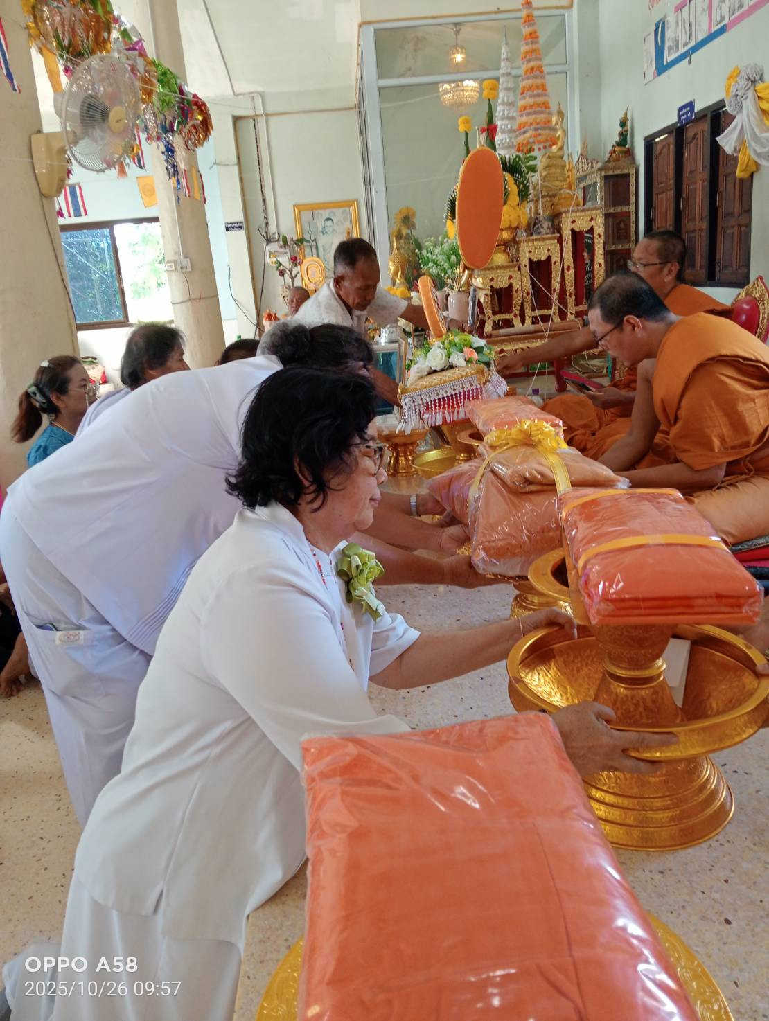 ภาพร่วมพิธีกรรมวัดมาบสว่างสามัคคี