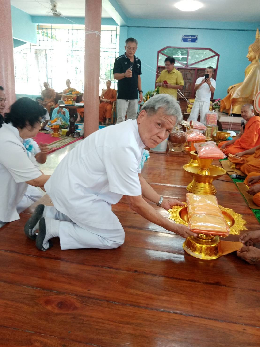 ภาพร่วมพิธีกรรมวัดเนินพยอม