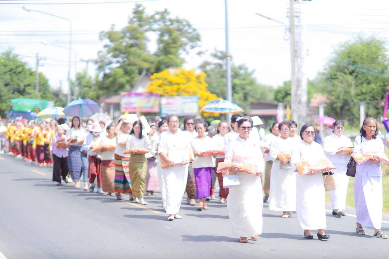 ภาพร่วมพิธีกรรมวัดหนองคูวนาราม