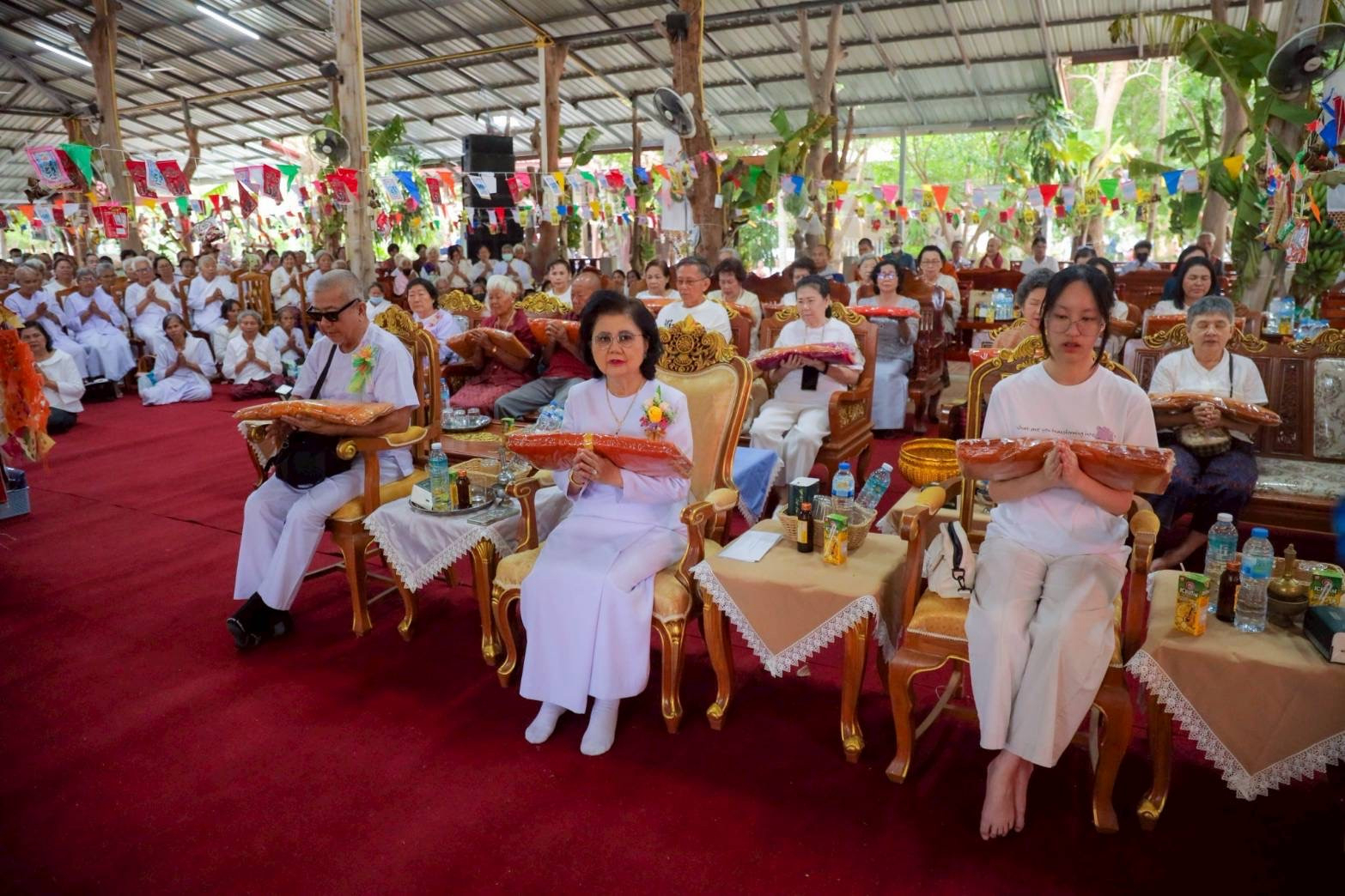 ภาพร่วมพิธีกรรมวัดมะขาม