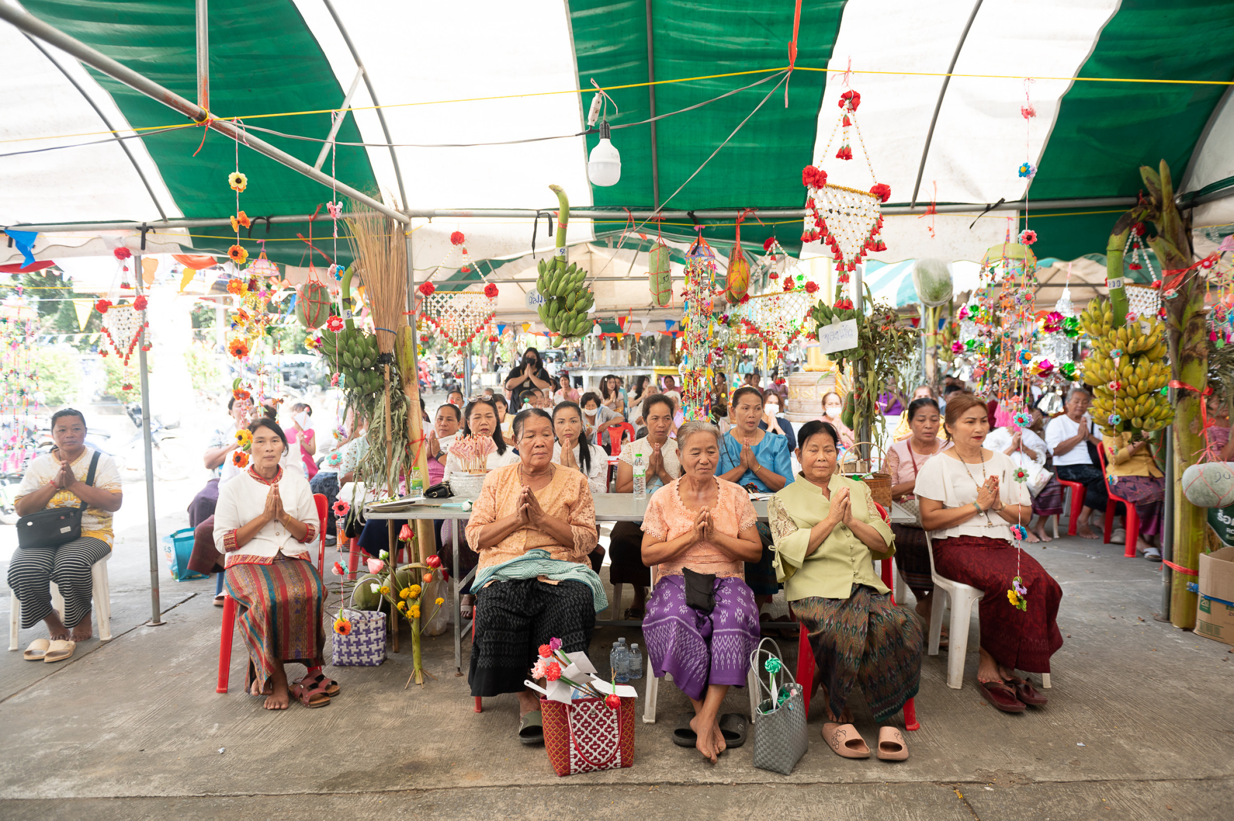 ภาพร่วมพิธีกรรมวัดสว่างอารมณ์