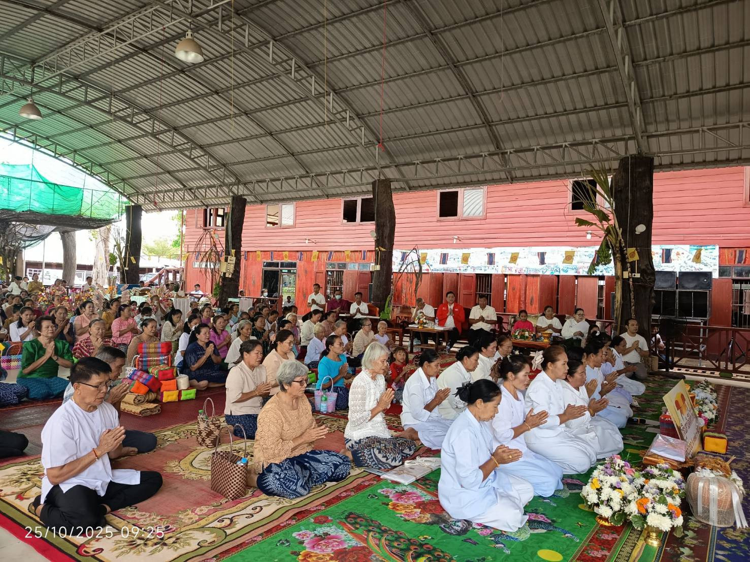 ภาพร่วมพิธีกรรมวัดอัมพวัน