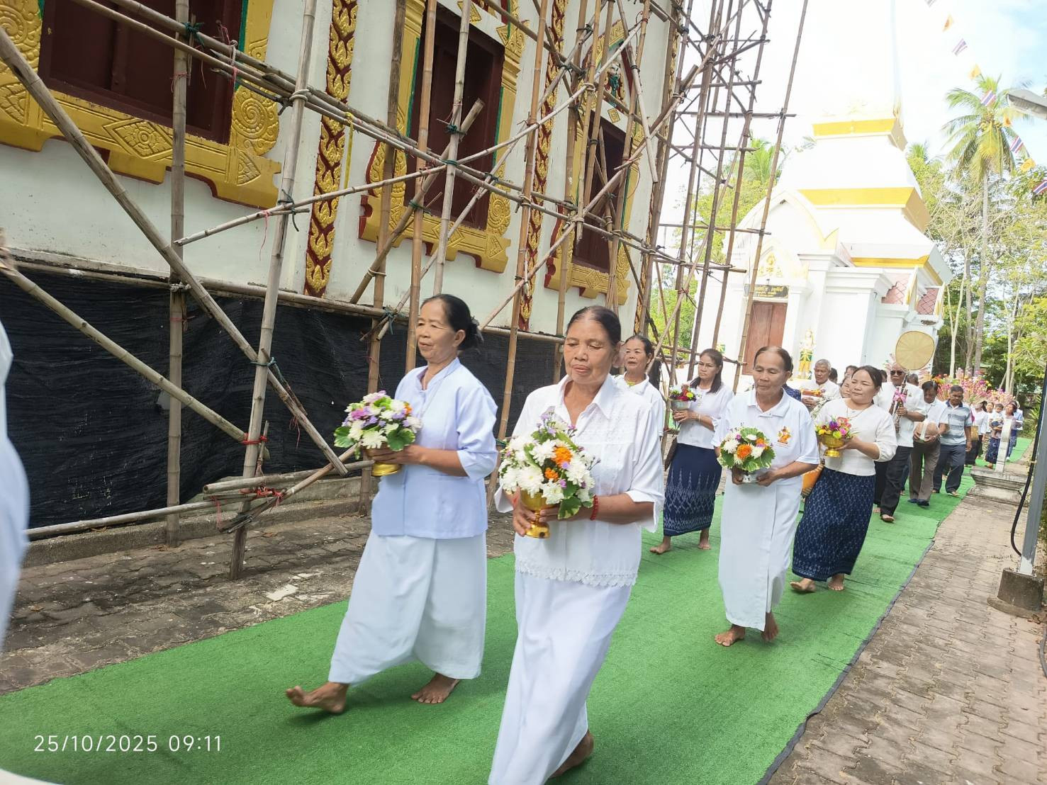 ภาพร่วมพิธีกรรมวัดอัมพวัน