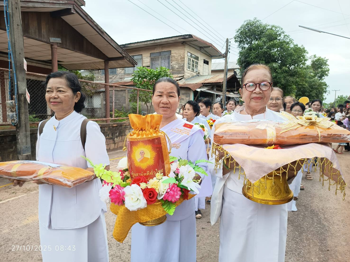 ภาพร่วมพิธีกรรมวัดสว่างอารมณ์