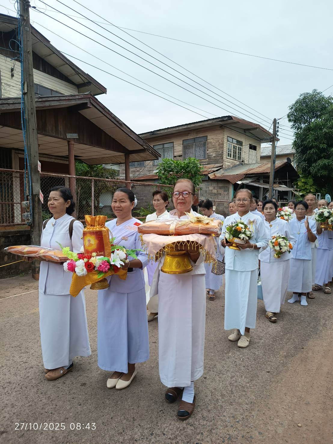 ภาพร่วมพิธีกรรมวัดสว่างอารมณ์