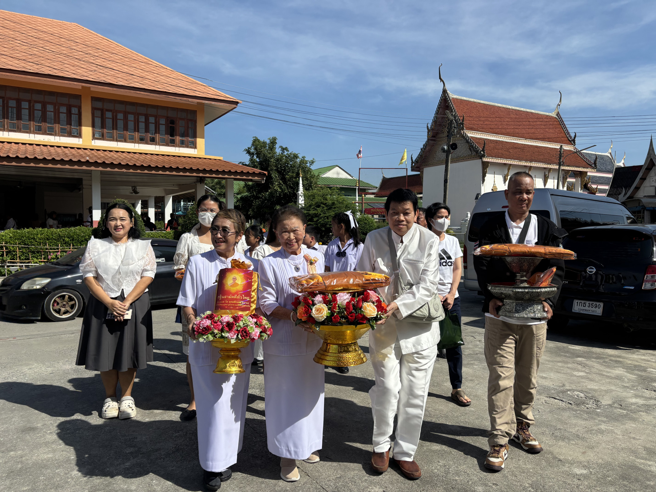 ภาพร่วมขบวนกฐินวัดมเหยงค์