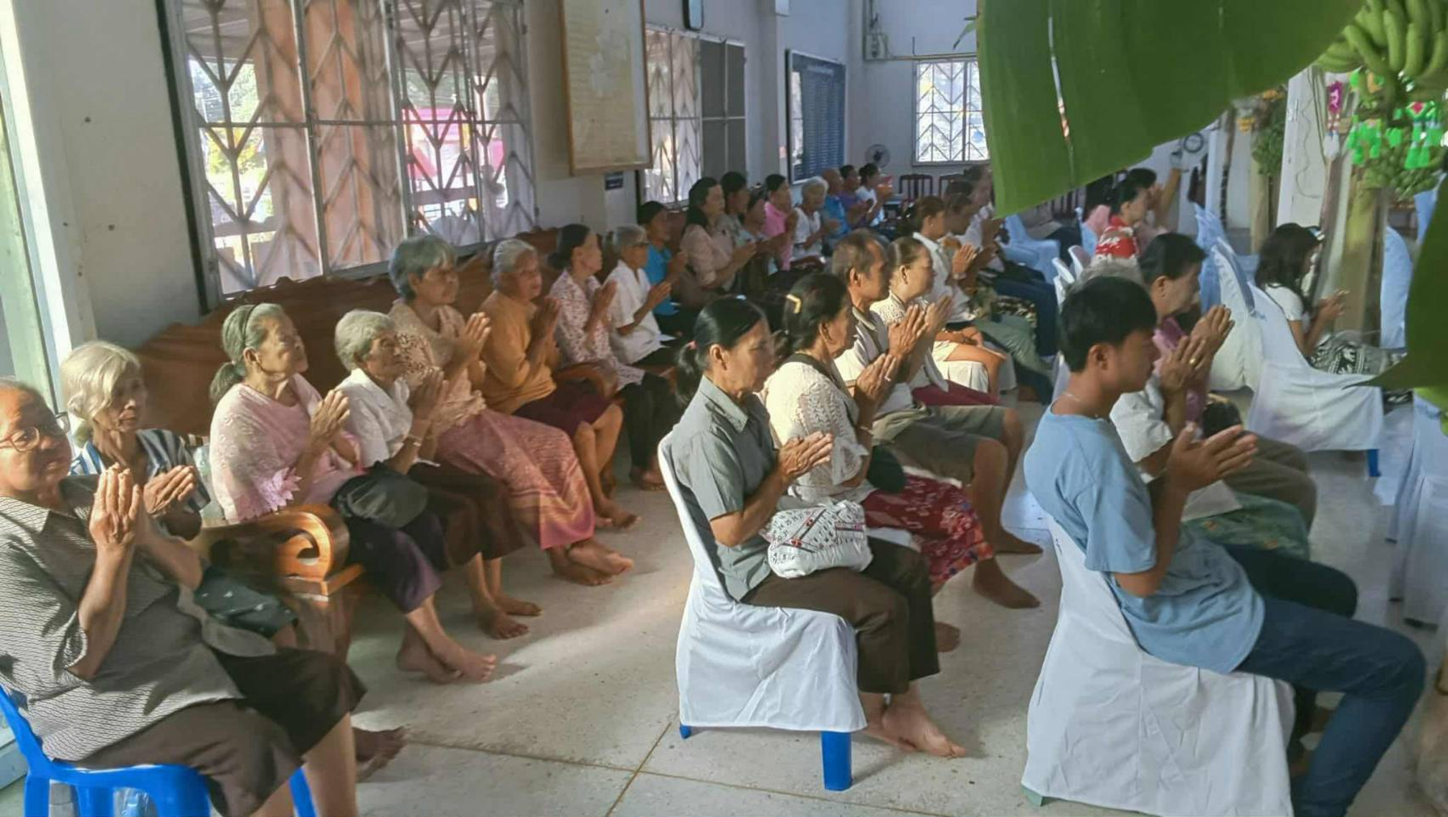 ภาพร่วมพิธีกรรมวัดหนองตาก้าย