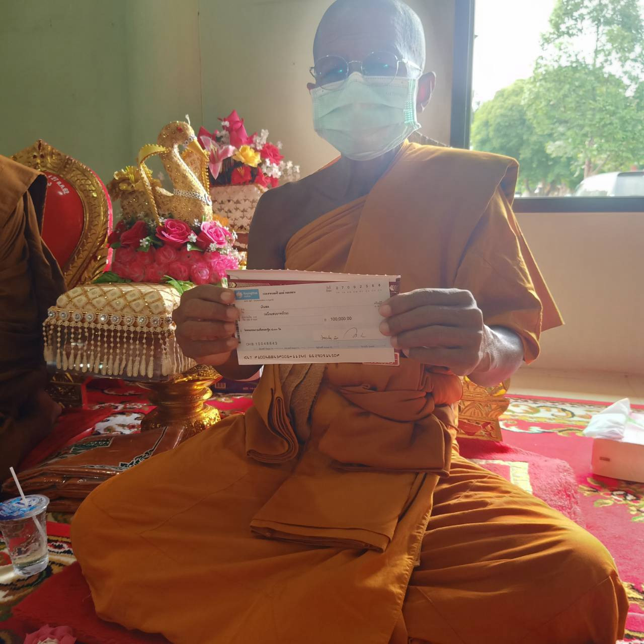 ภาพร่วมพิธีกรรมวัดผาแดง