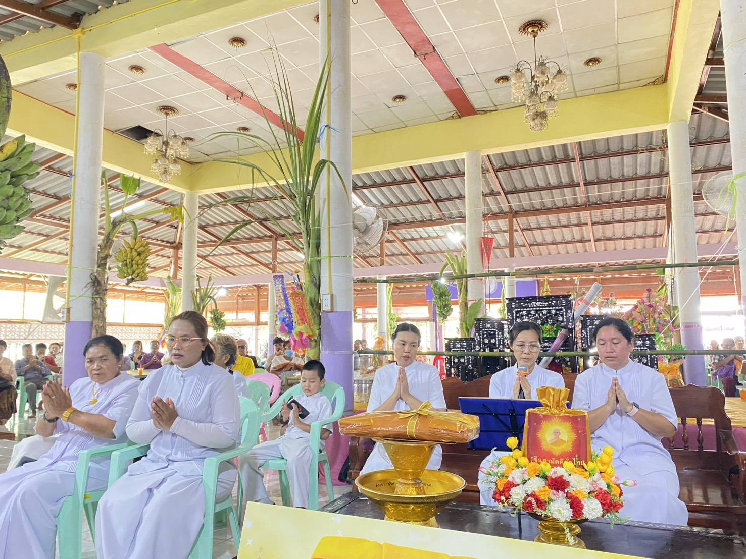 ภาพร่วมพิธีกรรมวัดใหม่เจริญสุข