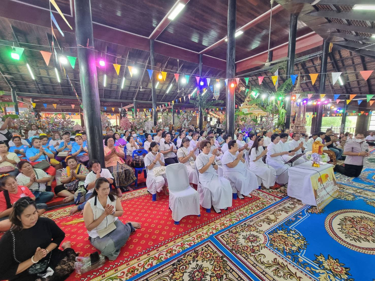 ภาพร่วมพิธีกรรมวัดชัยมงคล